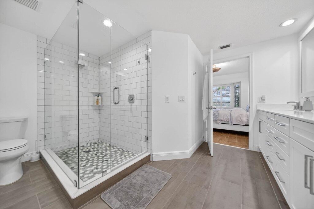 391 NE Plantation #215, Hutchinson Island FL 34996