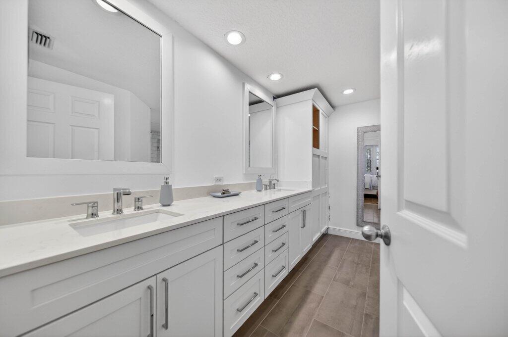 391 NE Plantation #215, Hutchinson Island FL 34996