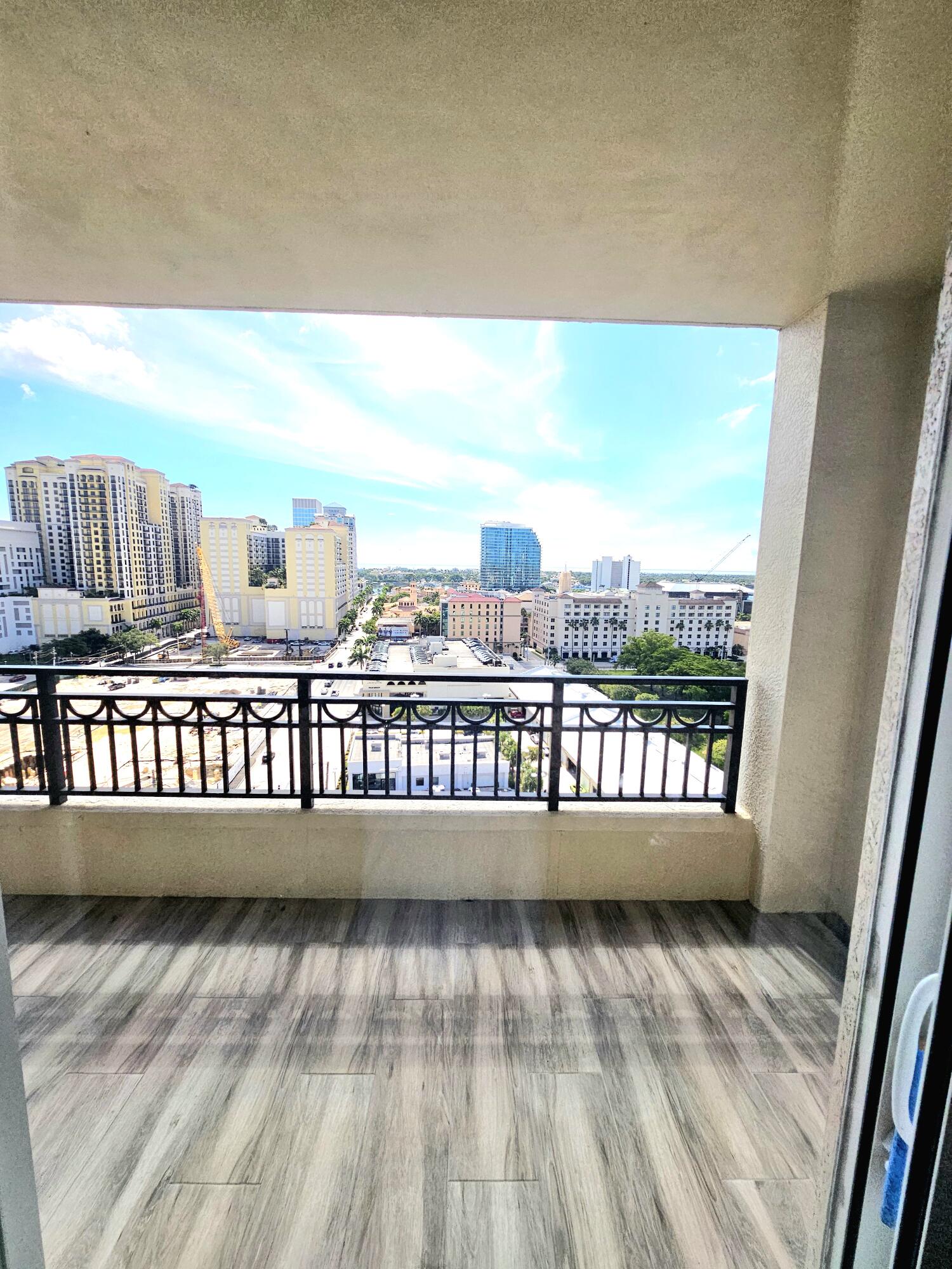 550 OKEECHOBEE #1402, West Palm Beach FL 33401