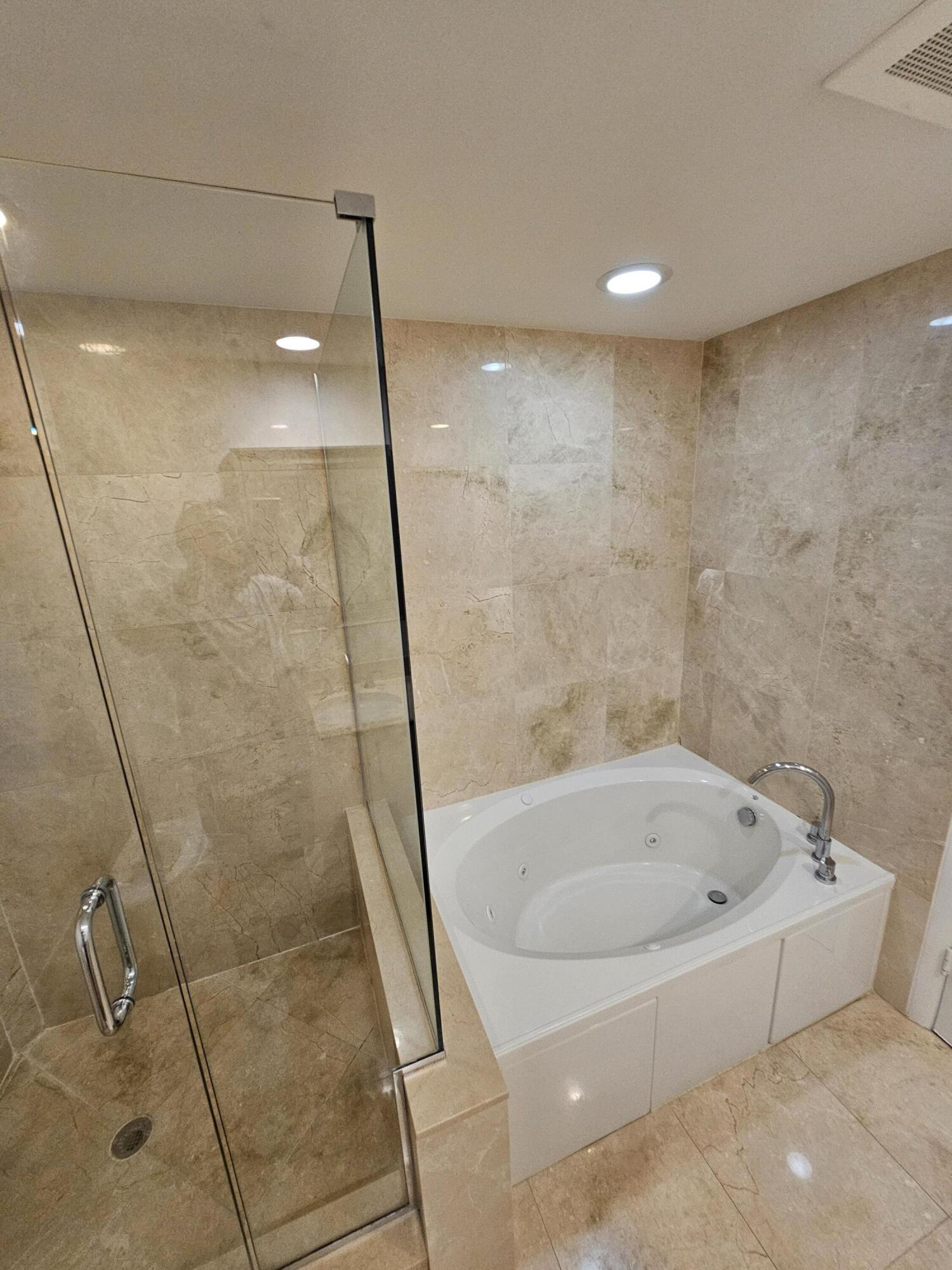 550 OKEECHOBEE #1402, West Palm Beach FL 33401