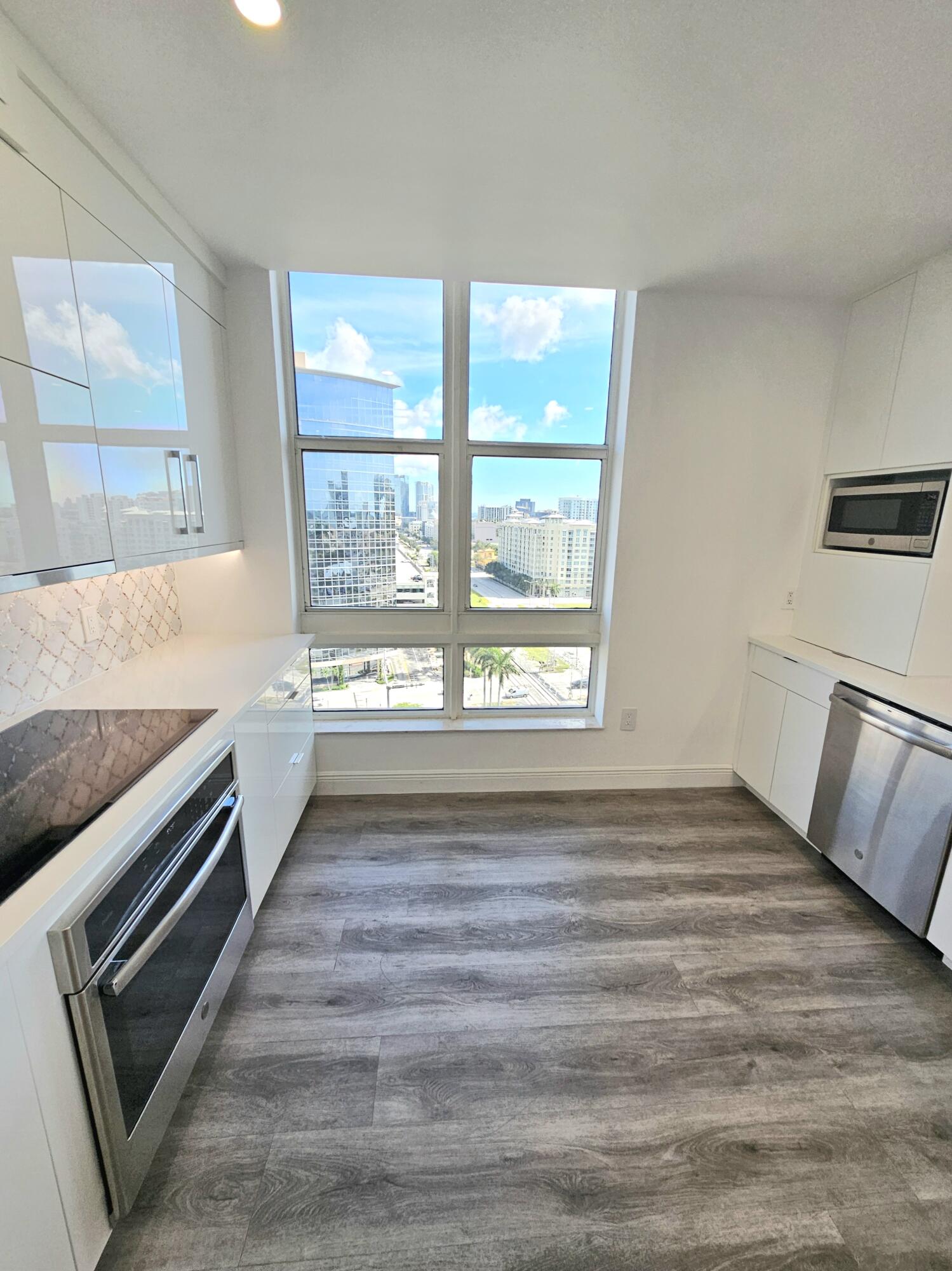 550 OKEECHOBEE #1402, West Palm Beach FL 33401