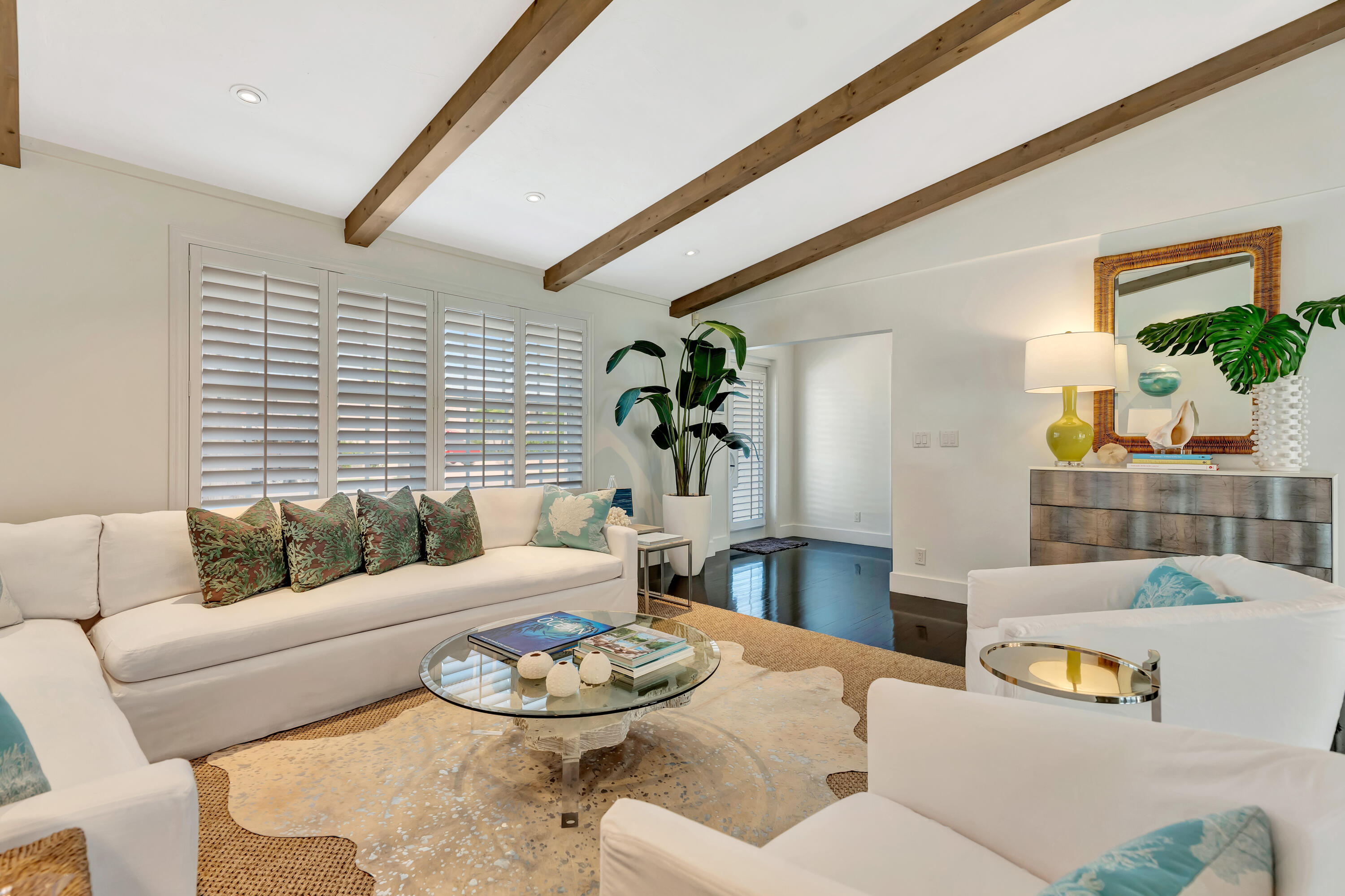 136 WORTH, West Palm Beach FL 33405