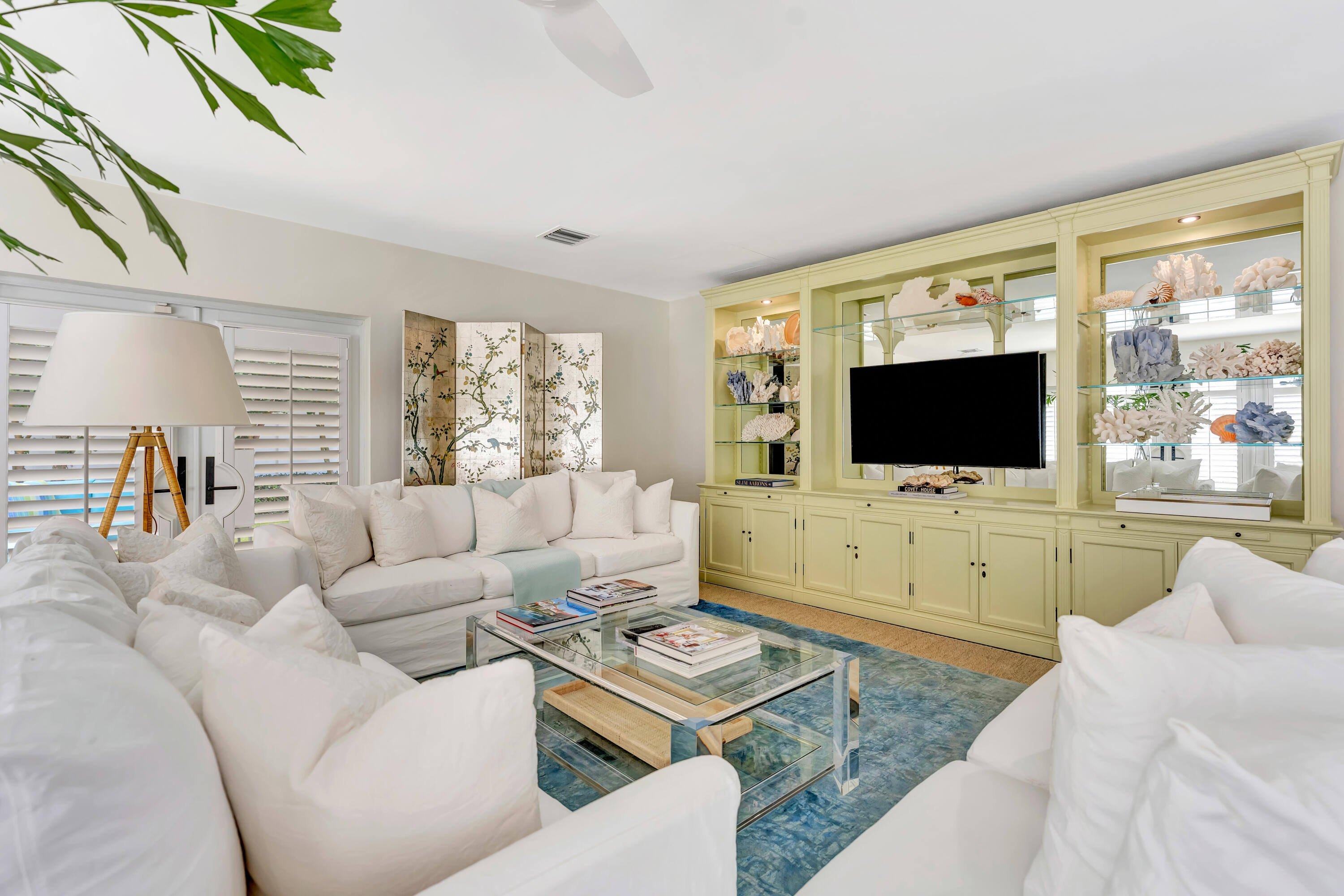 136 WORTH, West Palm Beach FL 33405