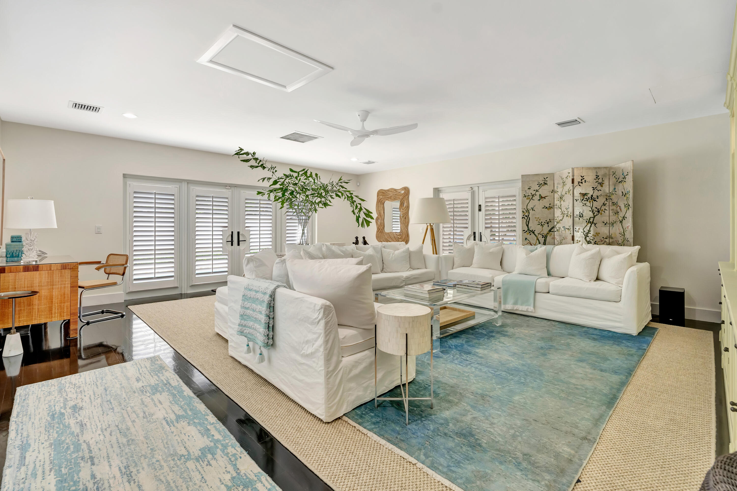136 WORTH, West Palm Beach FL 33405