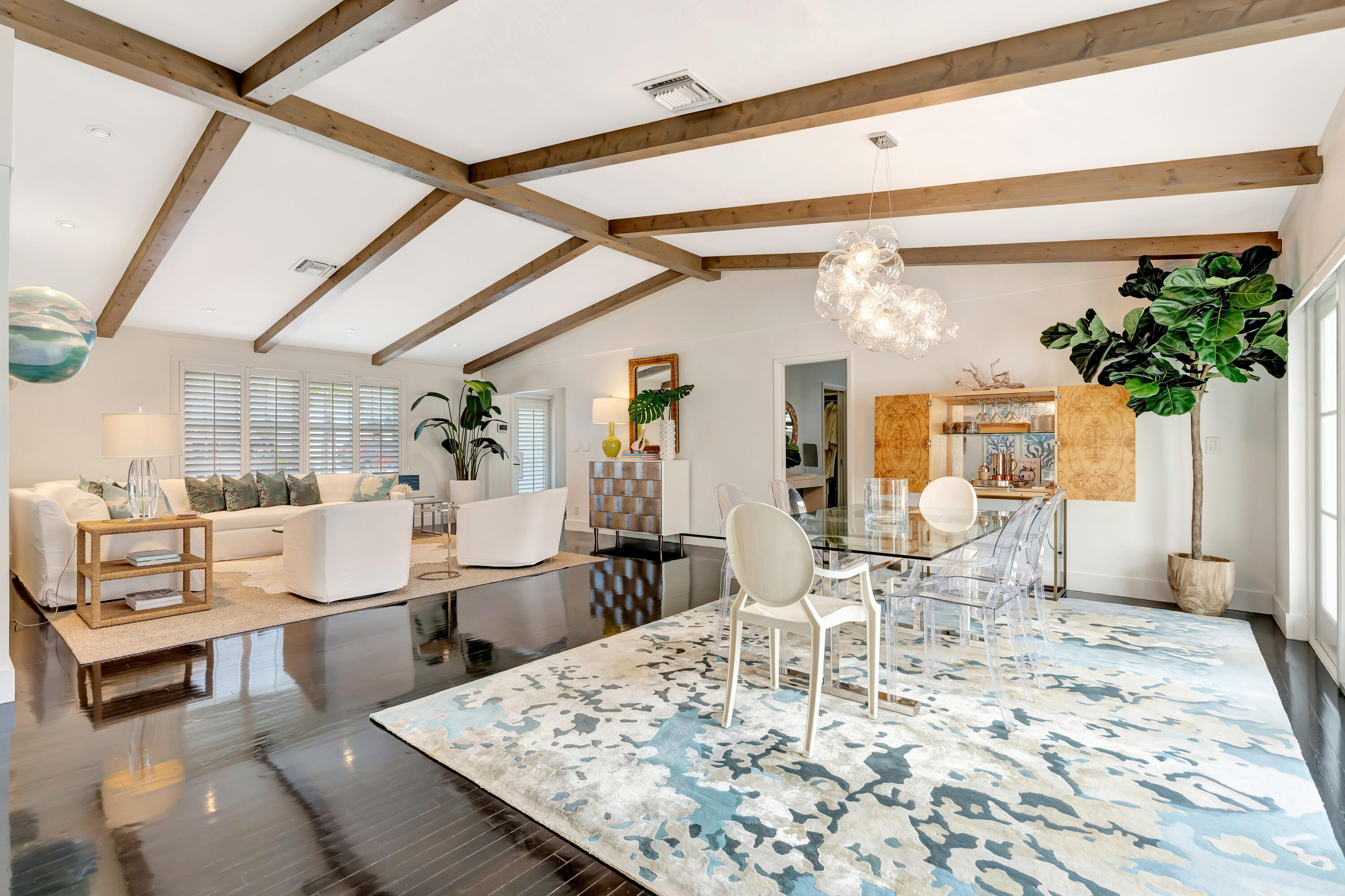 136 WORTH, West Palm Beach FL 33405