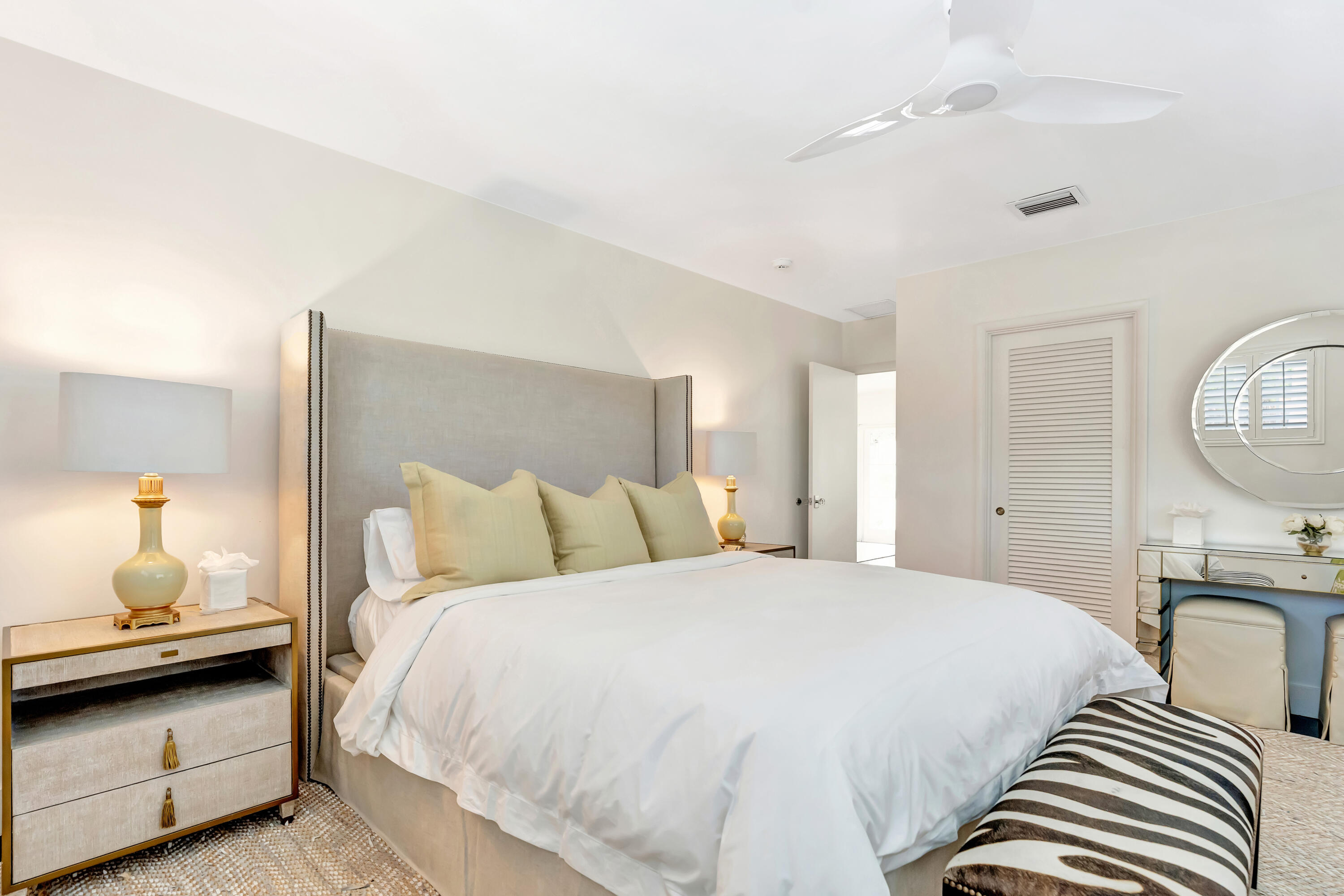 136 WORTH, West Palm Beach FL 33405