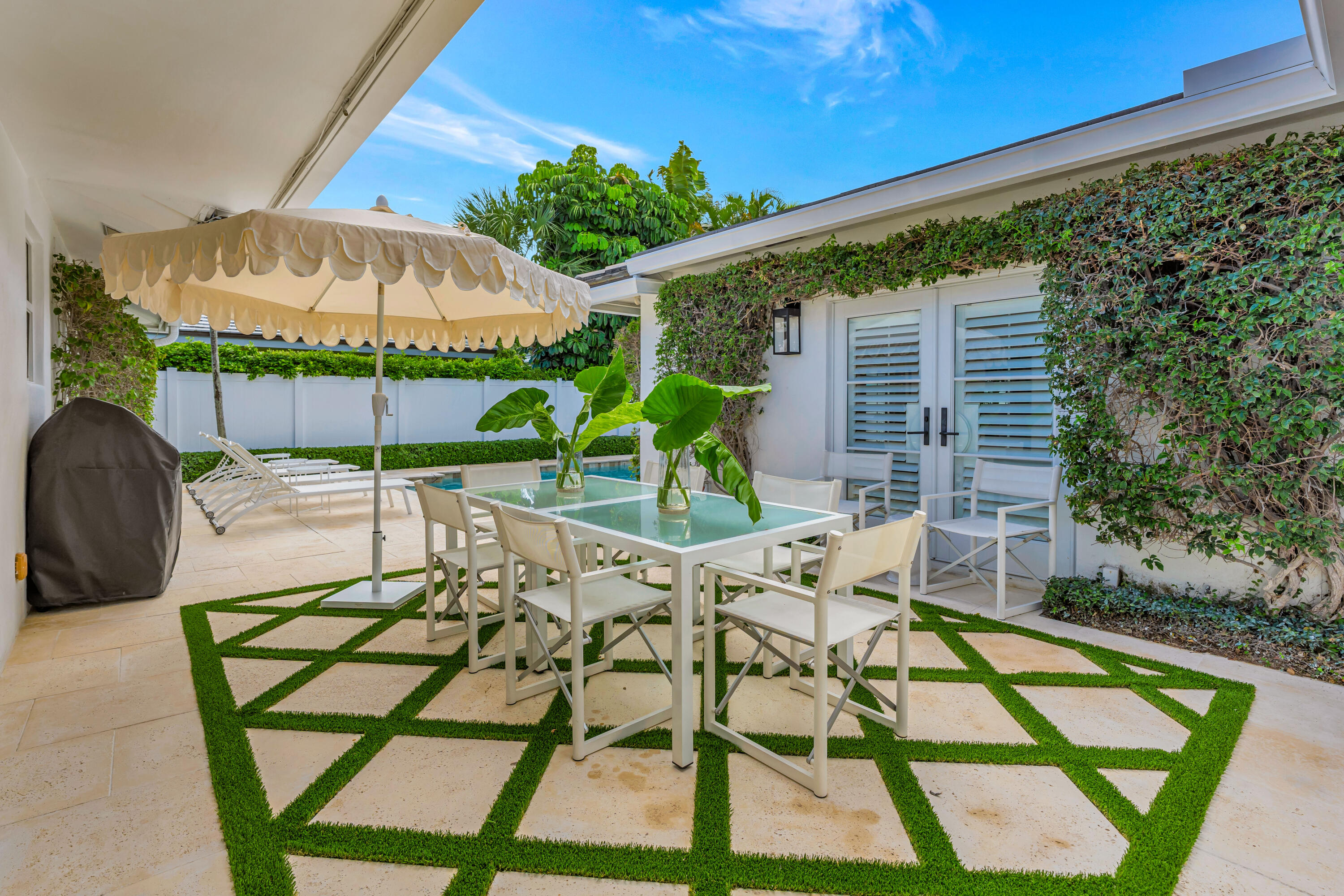 136 WORTH, West Palm Beach FL 33405