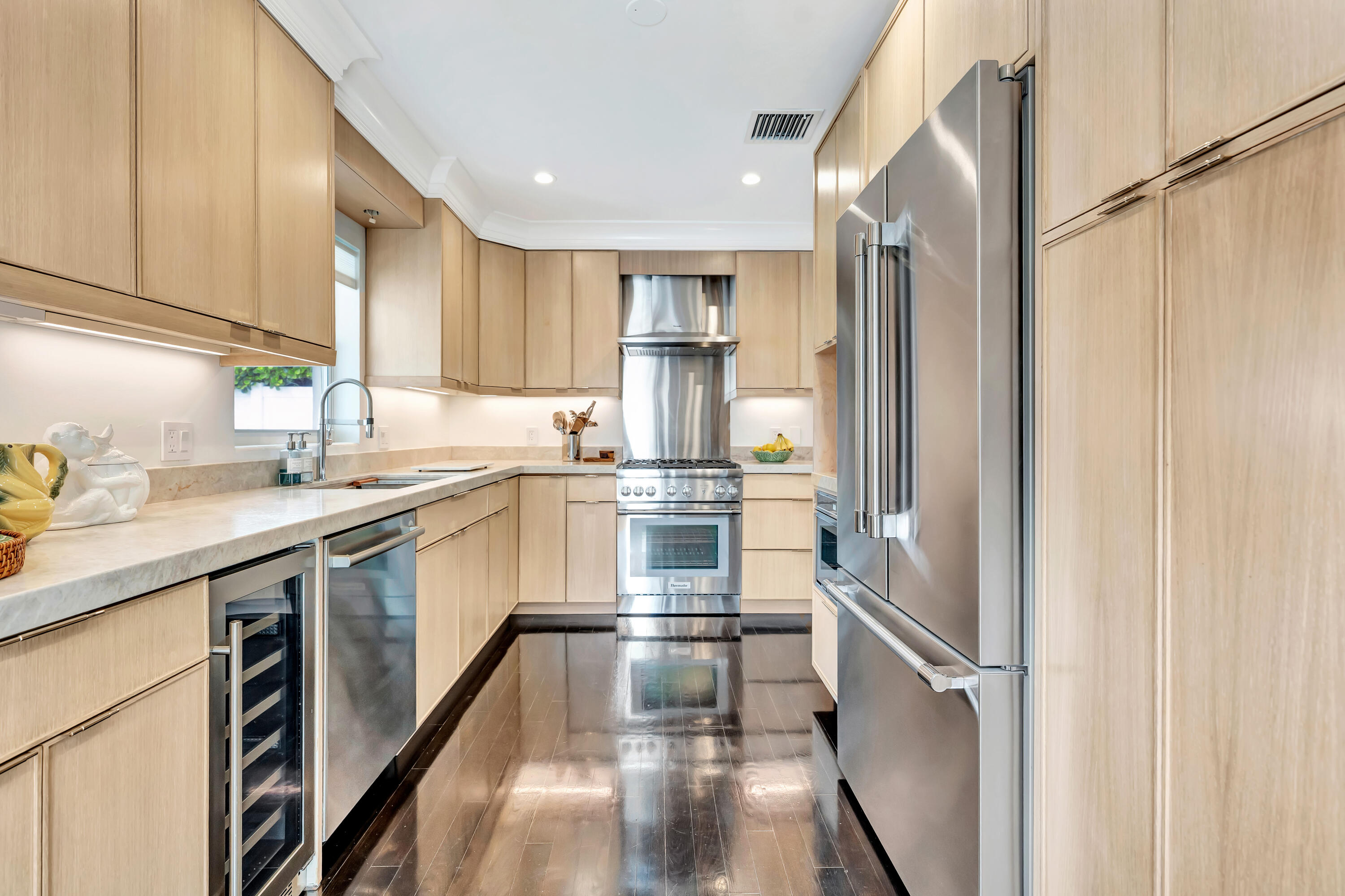 136 WORTH, West Palm Beach FL 33405