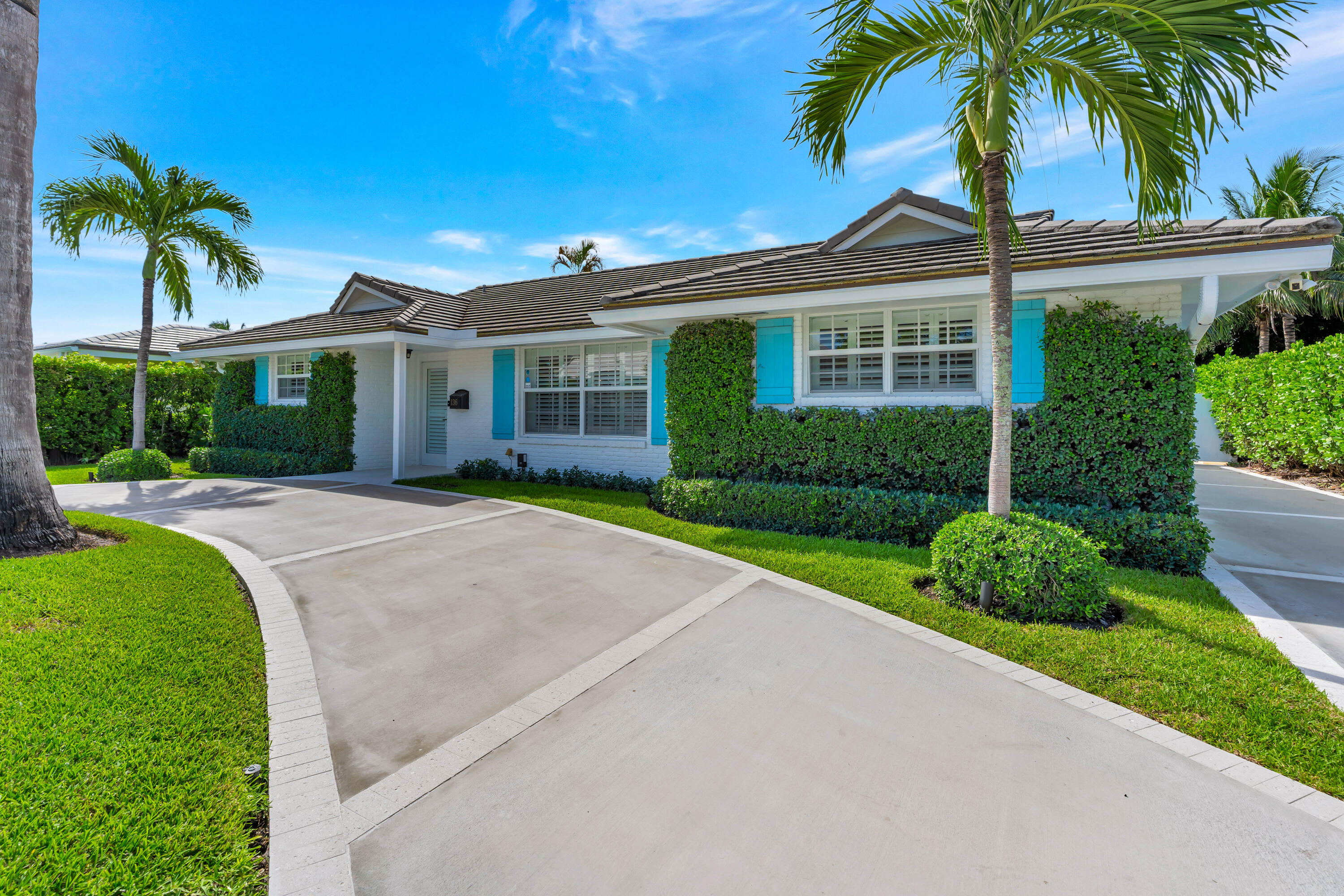 136 WORTH, West Palm Beach FL 33405