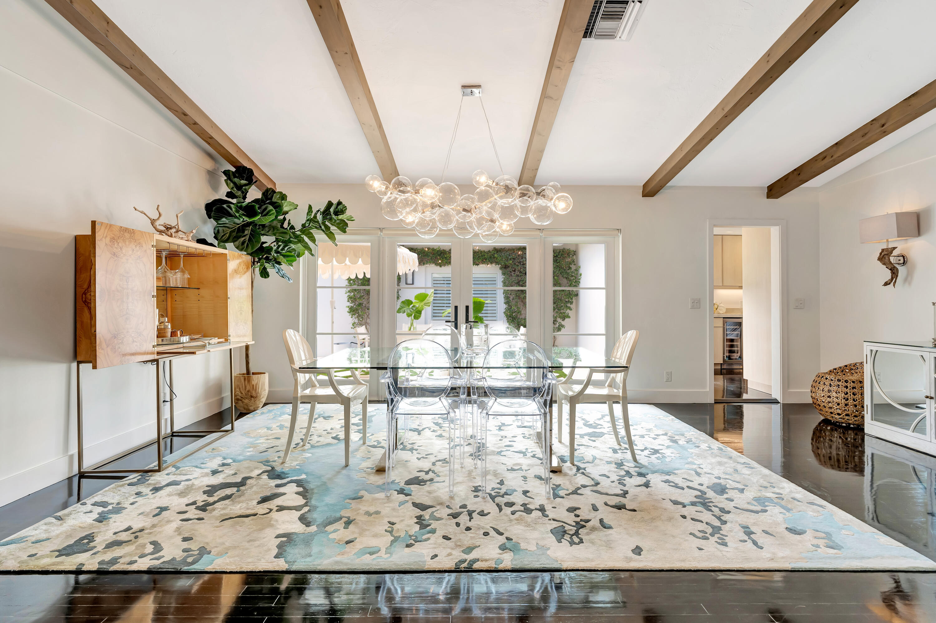 136 WORTH, West Palm Beach FL 33405