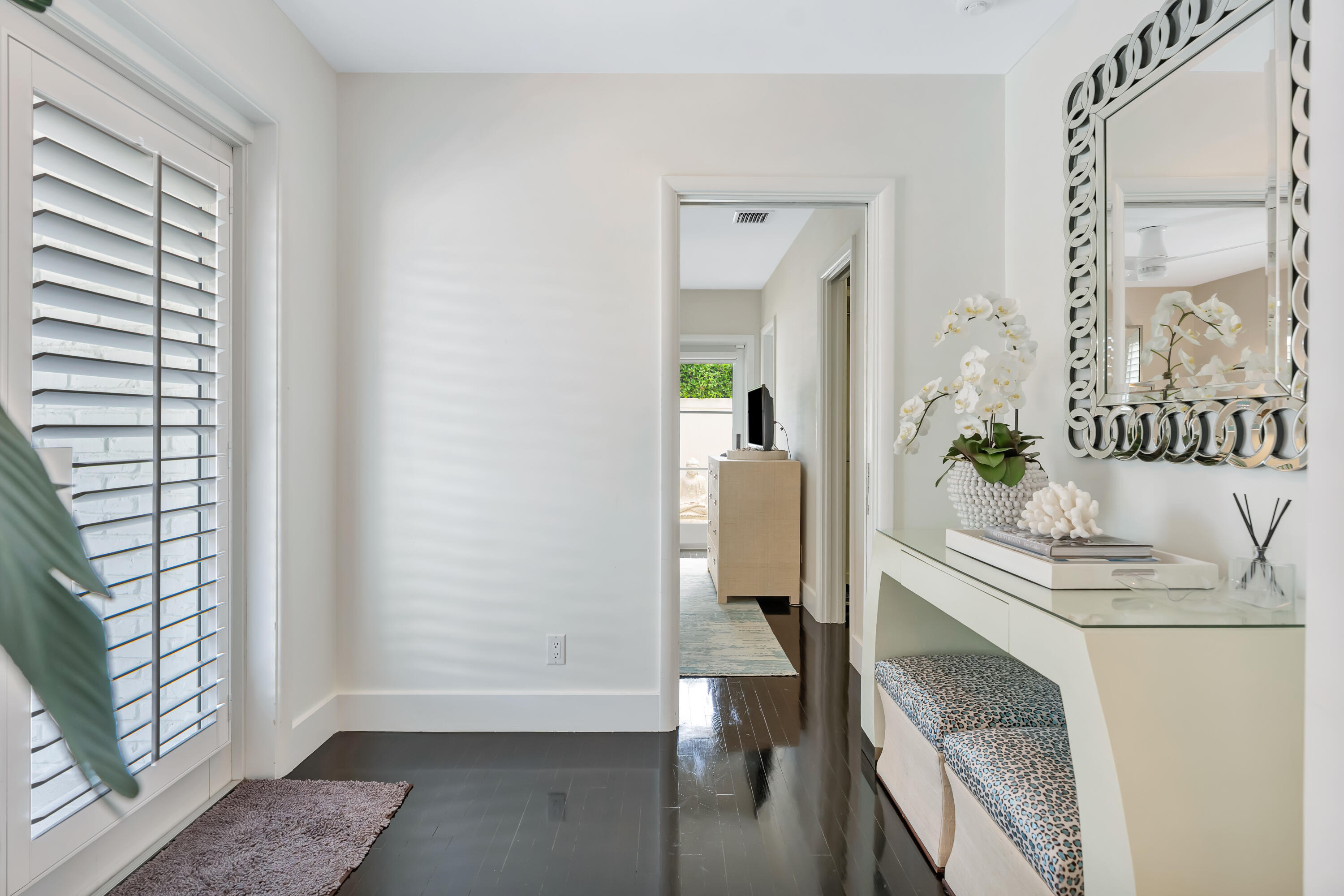 136 WORTH, West Palm Beach FL 33405