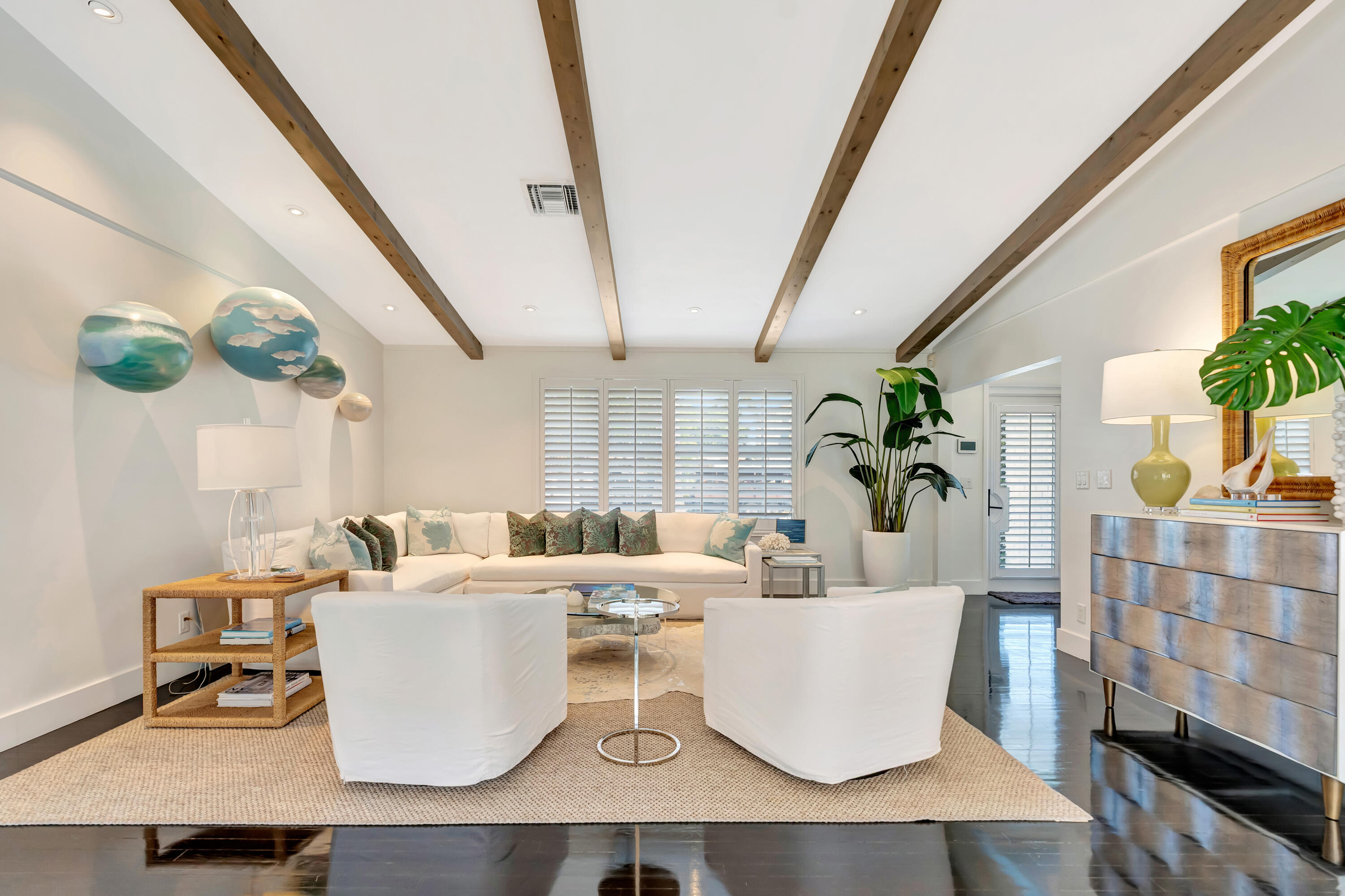 136 WORTH, West Palm Beach FL 33405