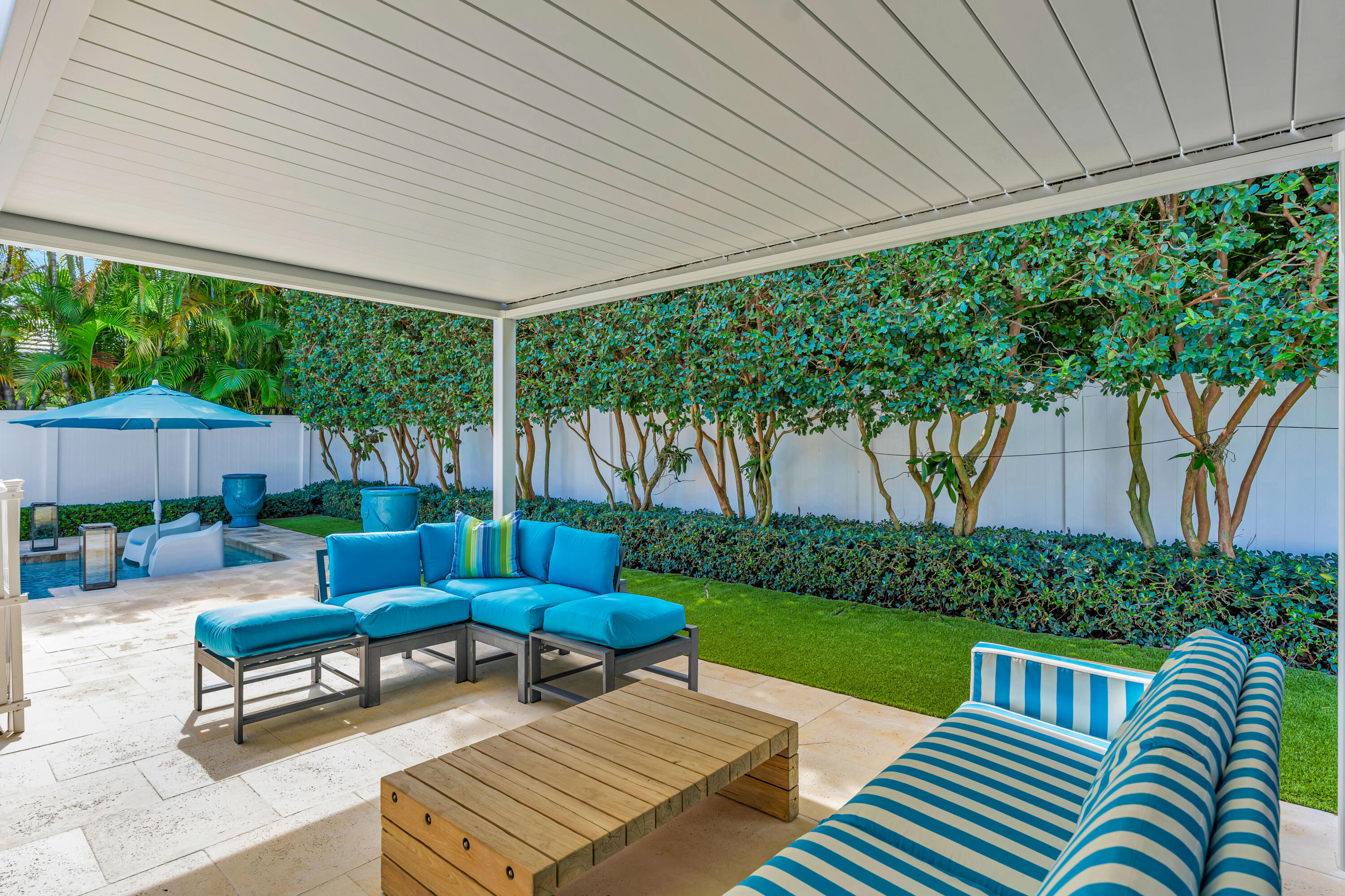 136 WORTH, West Palm Beach FL 33405