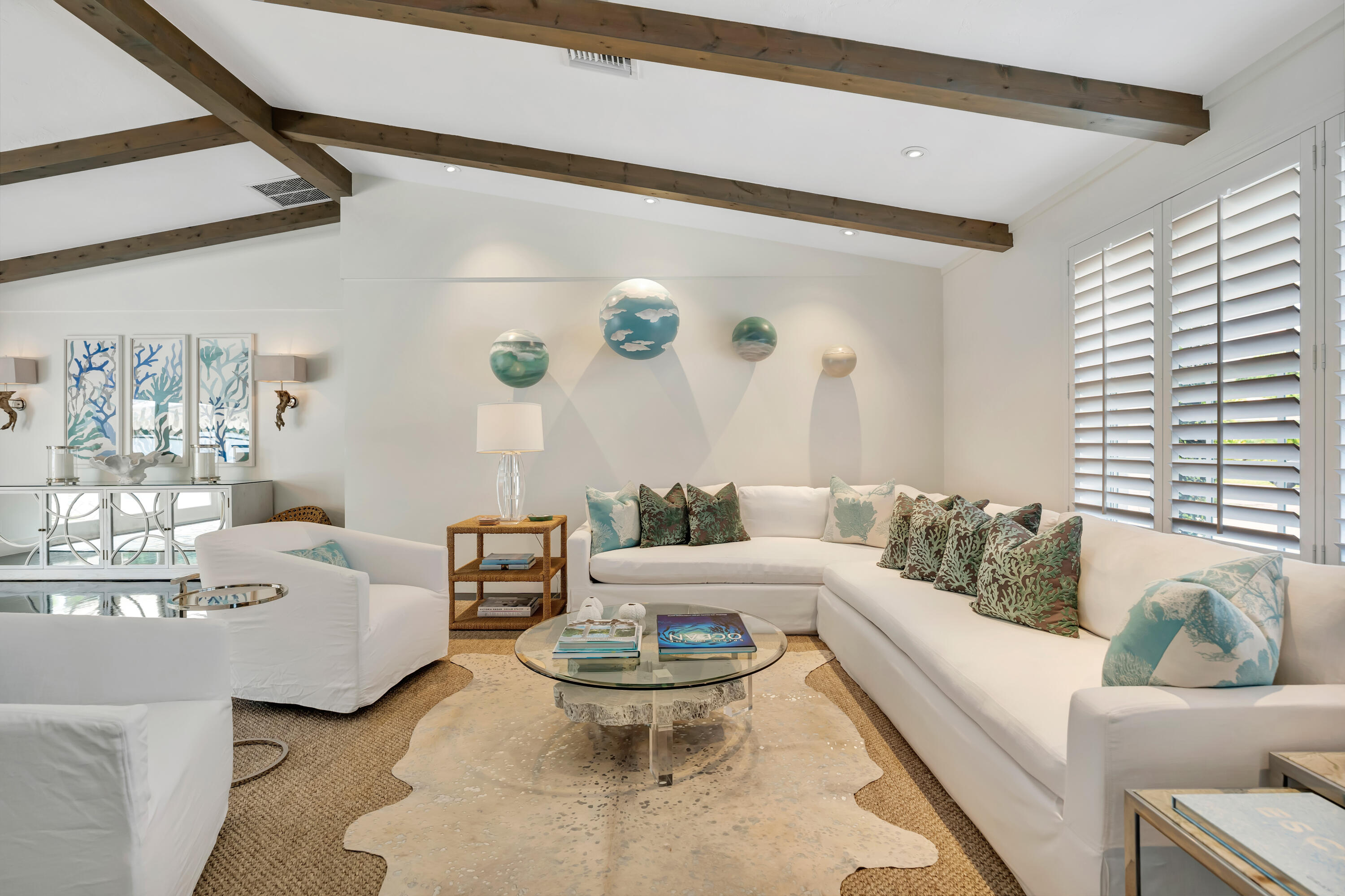 136 WORTH, West Palm Beach FL 33405