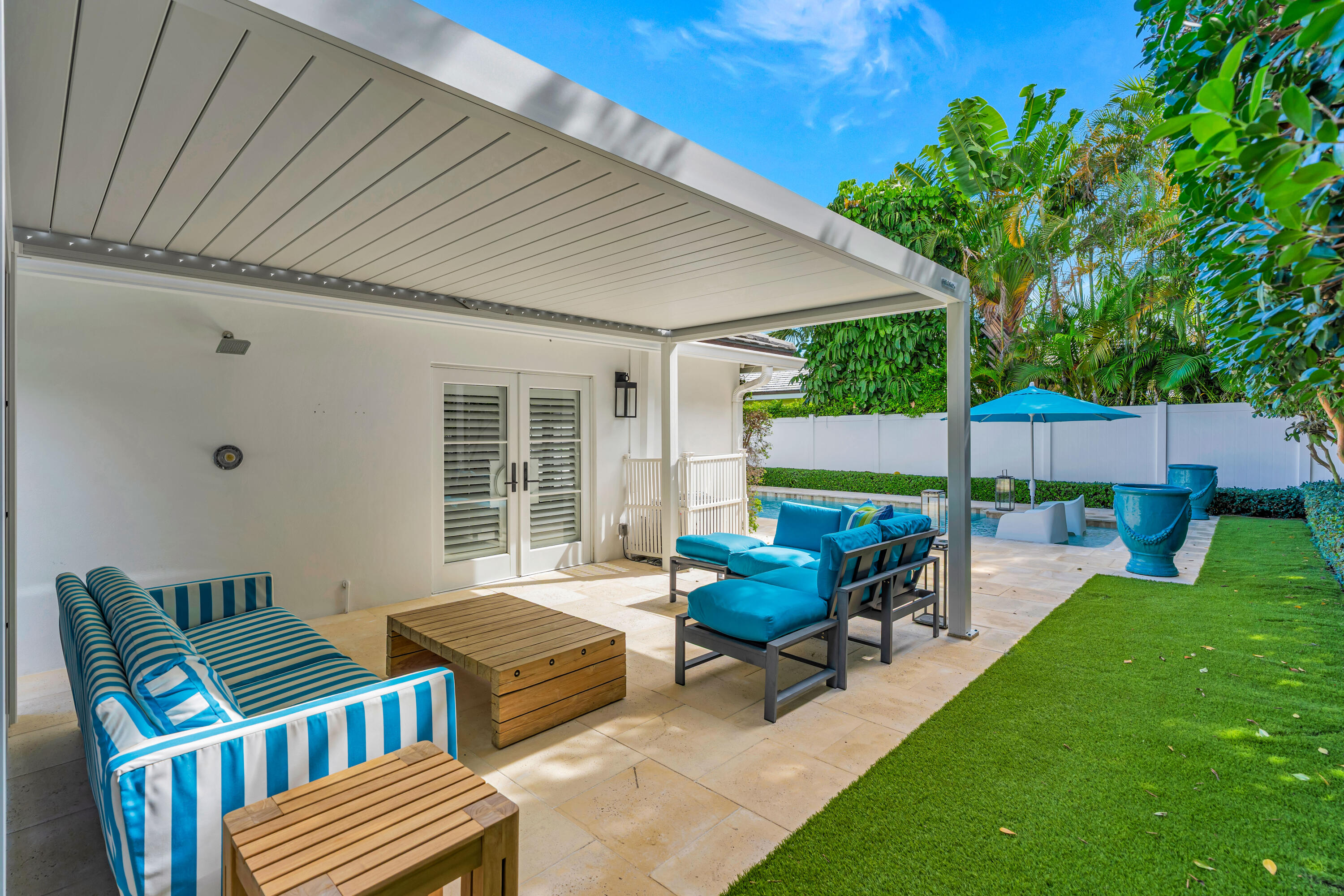 136 WORTH, West Palm Beach FL 33405