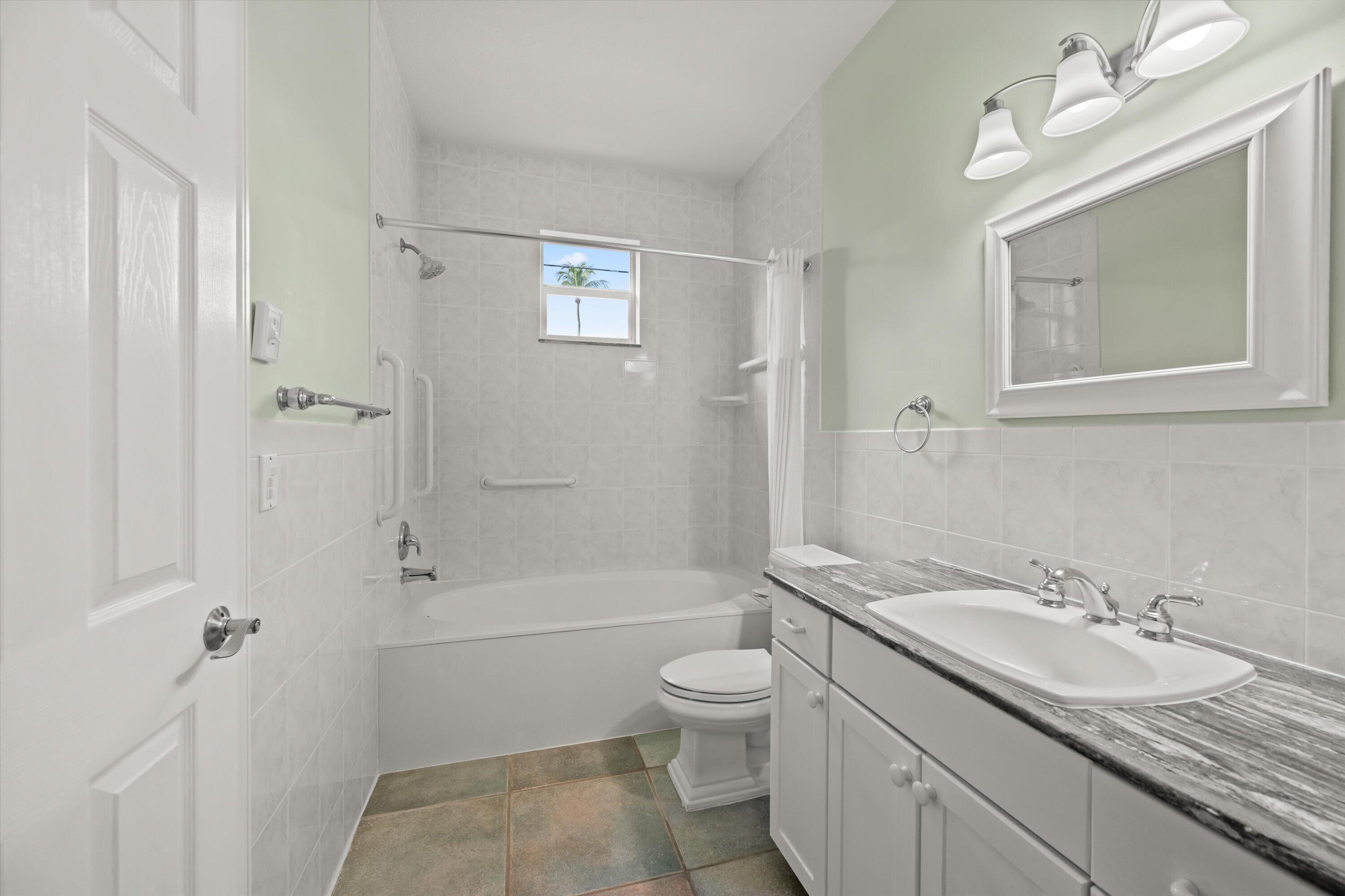 1211 SINGER, Singer Island FL 33404