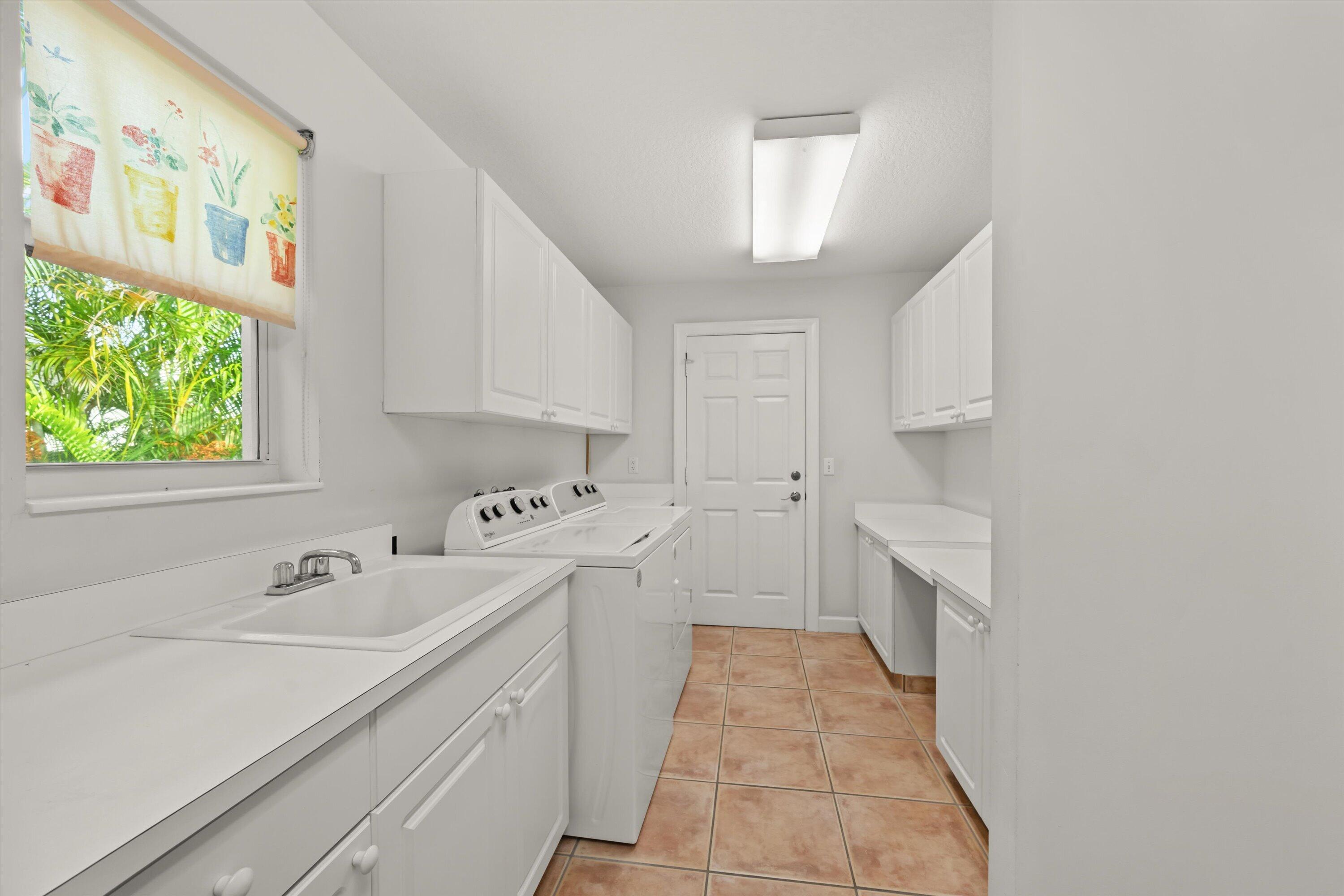 1211 SINGER, Singer Island FL 33404