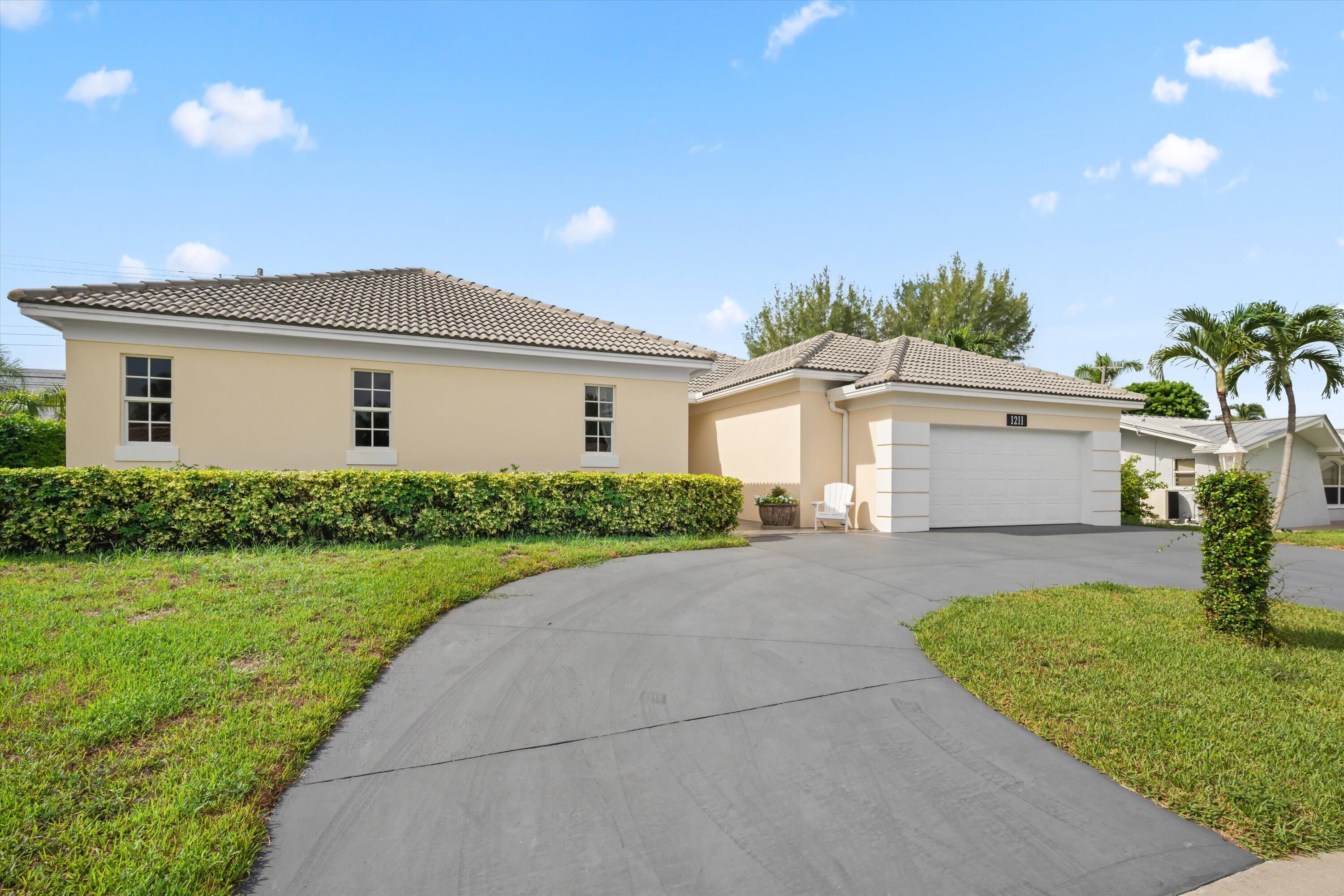 1211 SINGER, Singer Island FL 33404