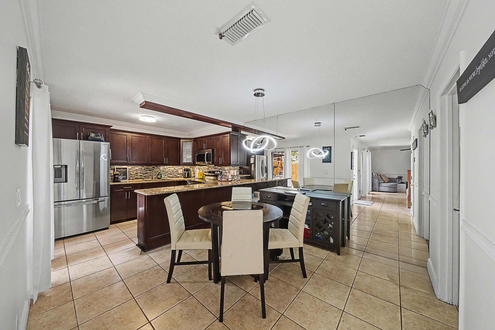 149 Lake Arbor, Palm Springs FL 33461