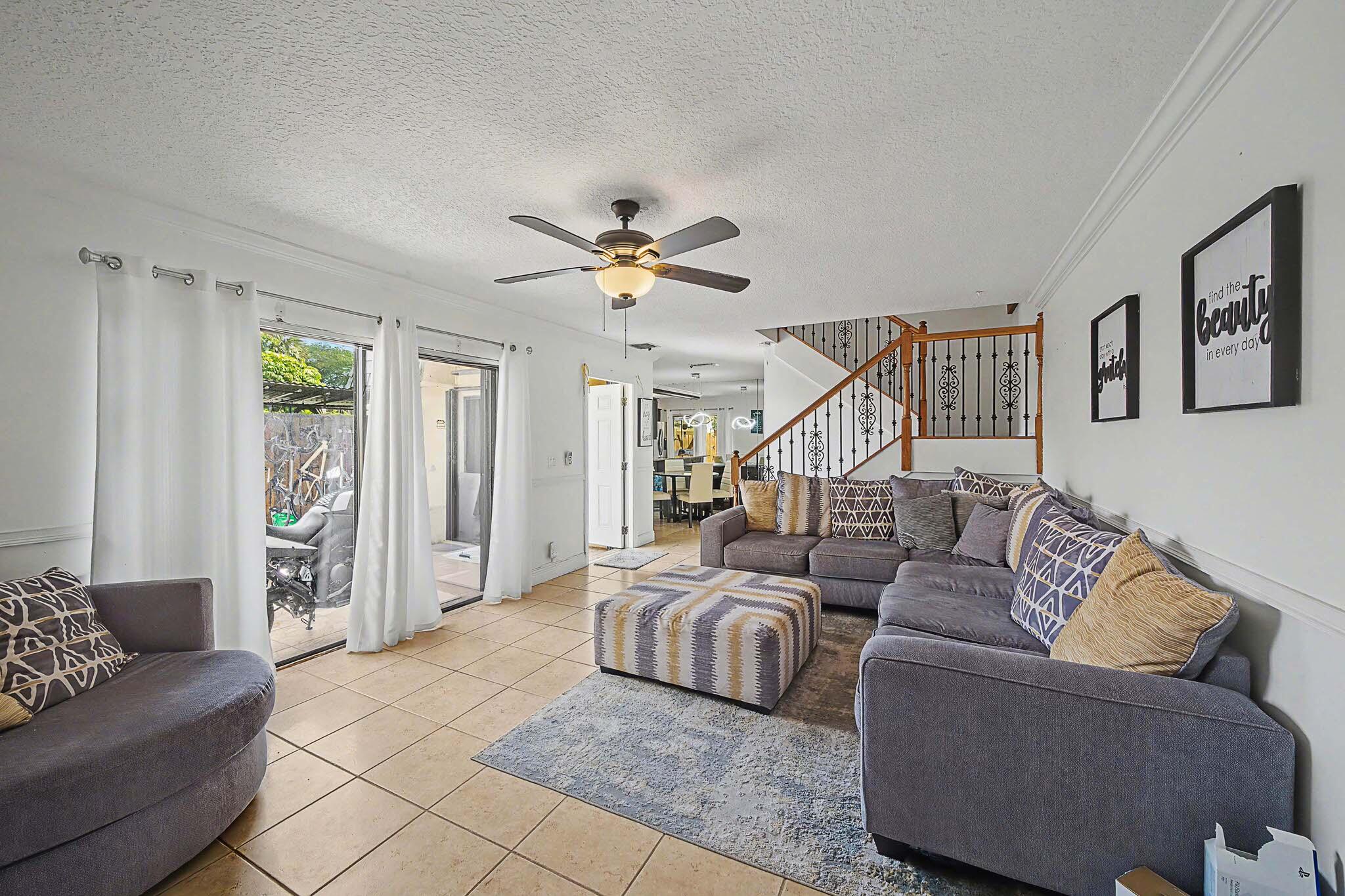 149 Lake Arbor, Palm Springs FL 33461