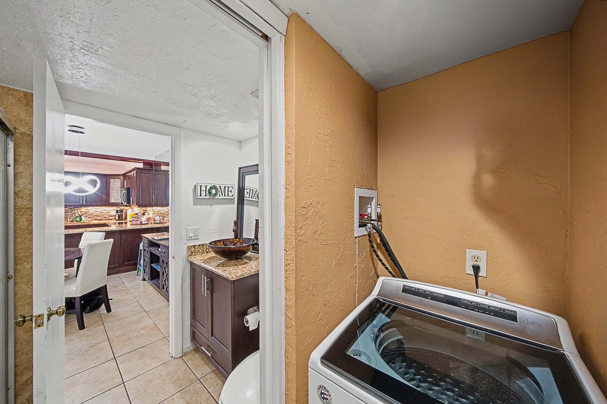 149 Lake Arbor, Palm Springs FL 33461