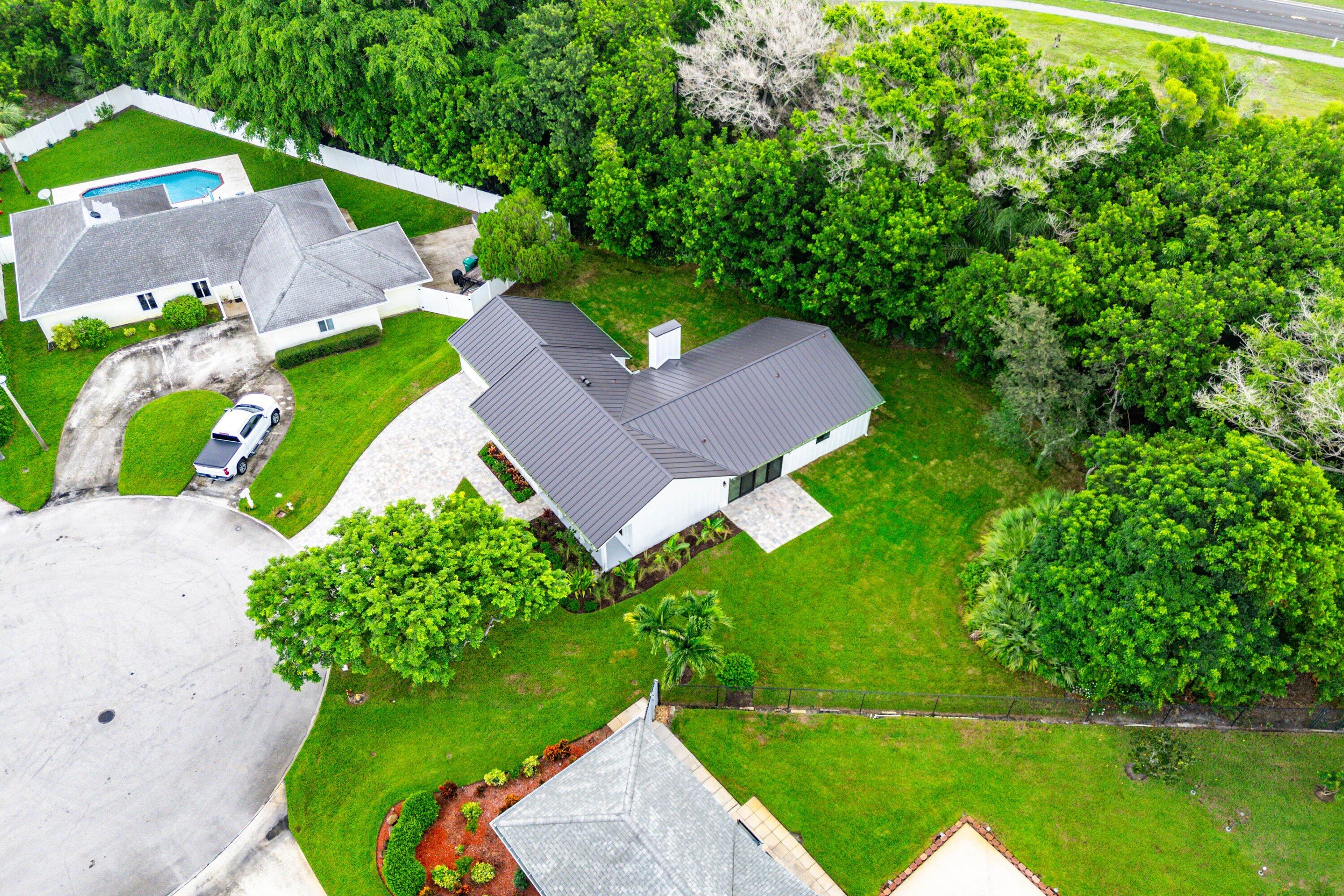 24 Russell, Tequesta FL 33469
