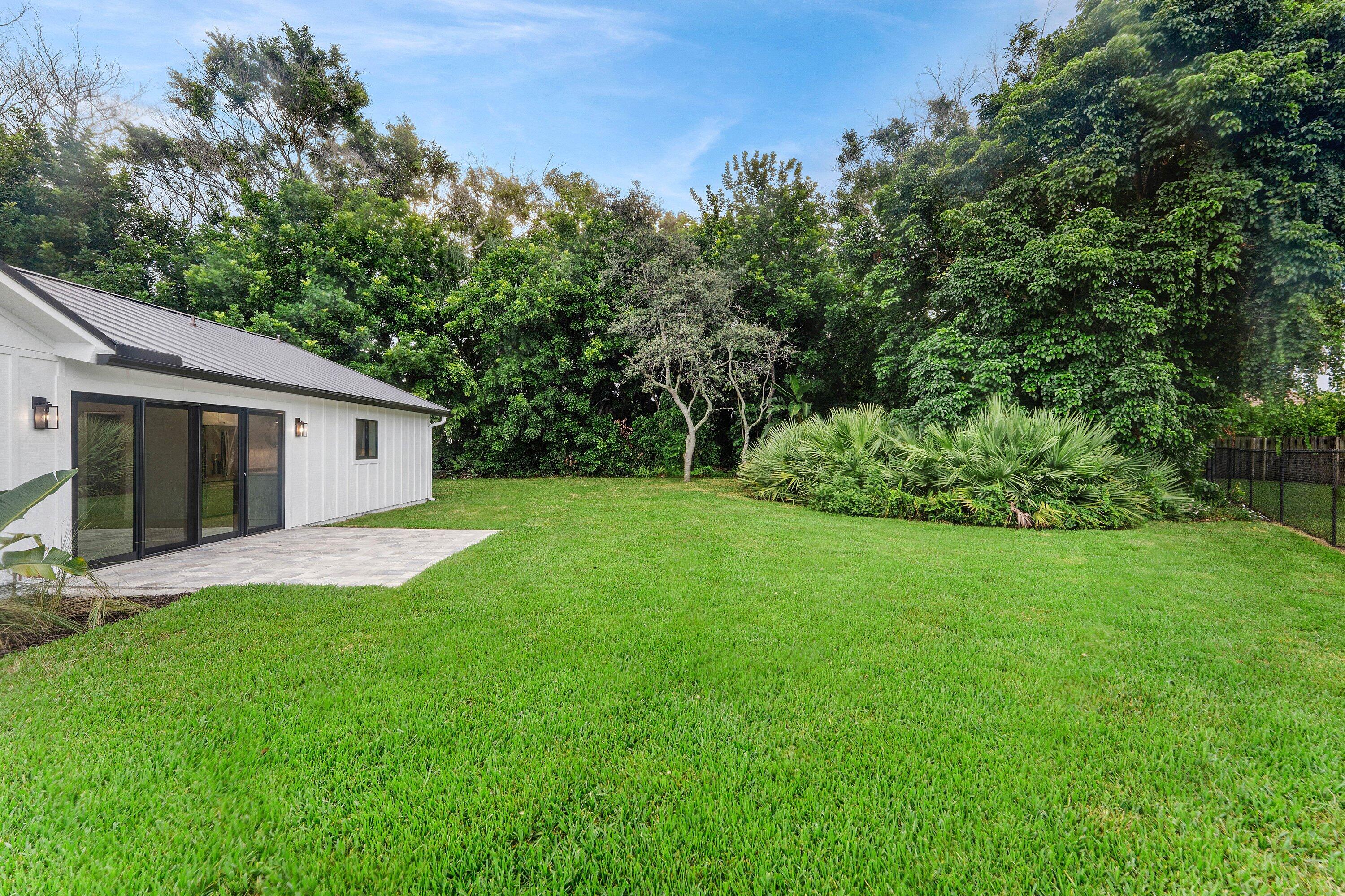 24 Russell, Tequesta FL 33469
