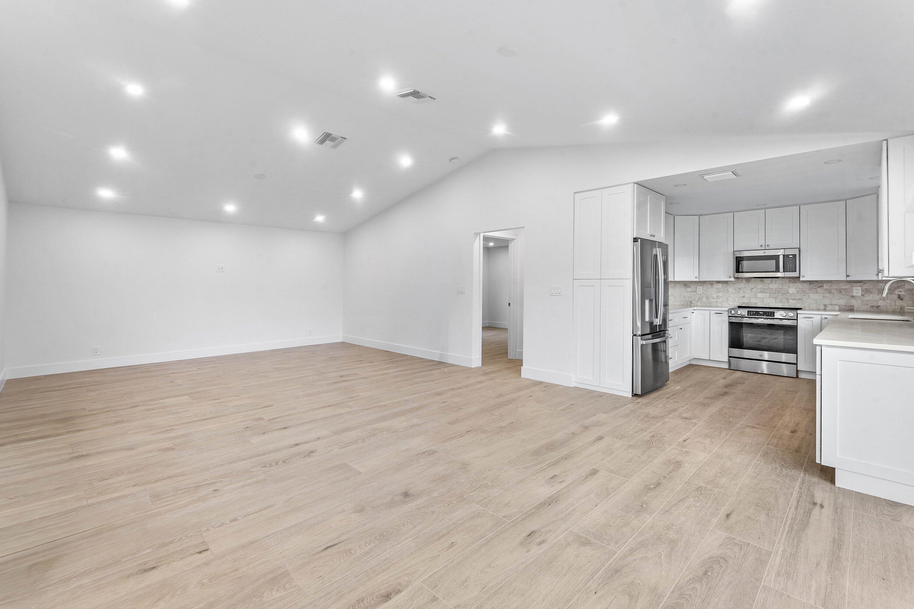 24 Russell, Tequesta FL 33469