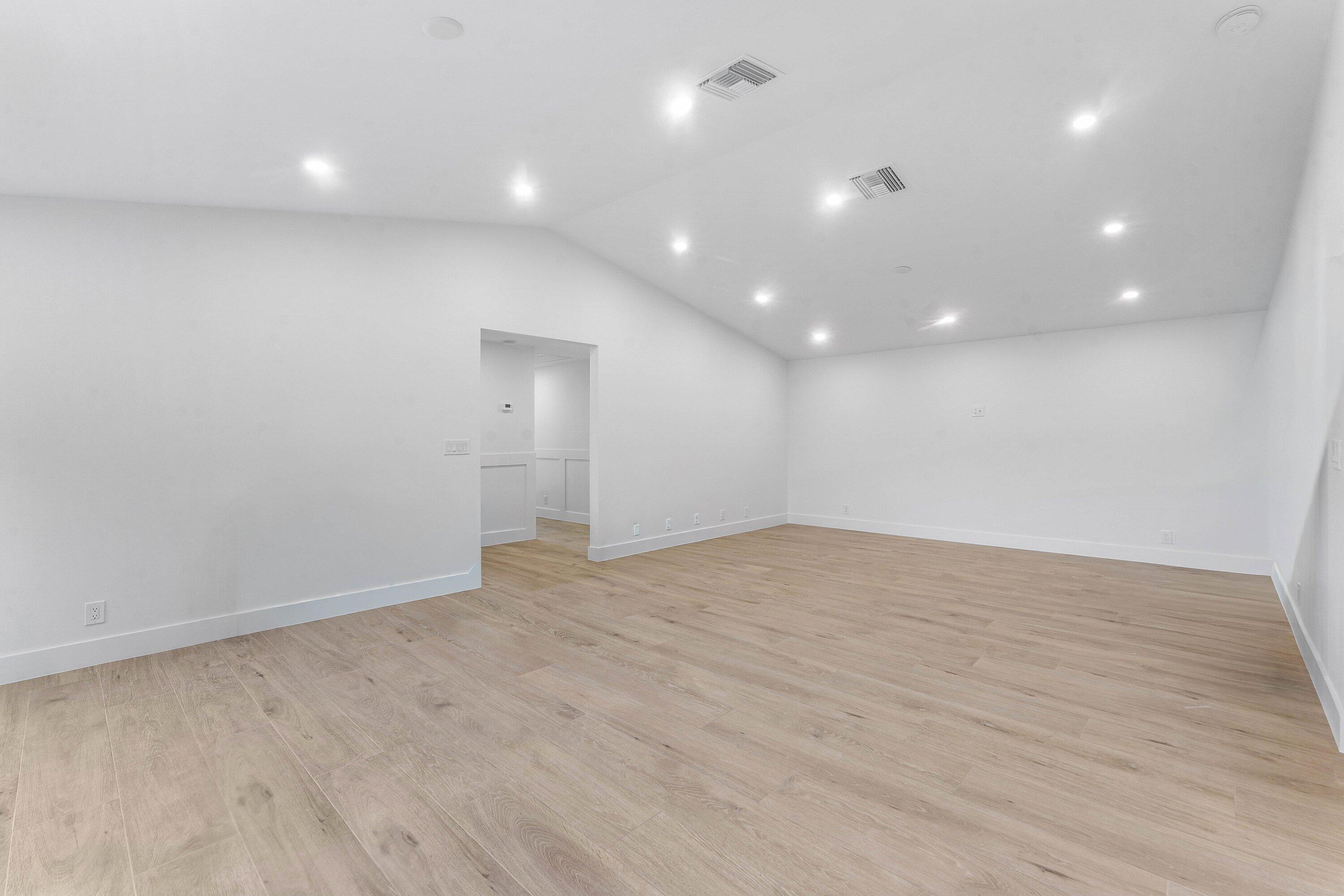 24 Russell, Tequesta FL 33469