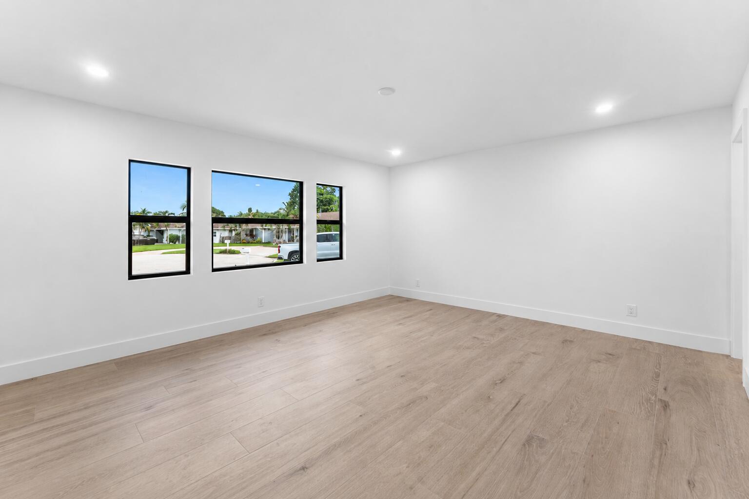 24 Russell, Tequesta FL 33469