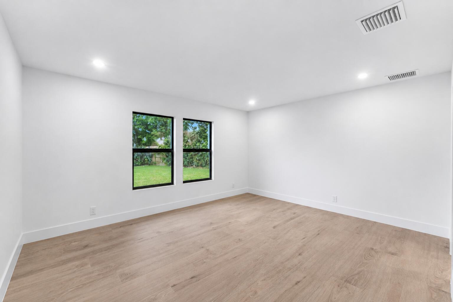 24 Russell, Tequesta FL 33469