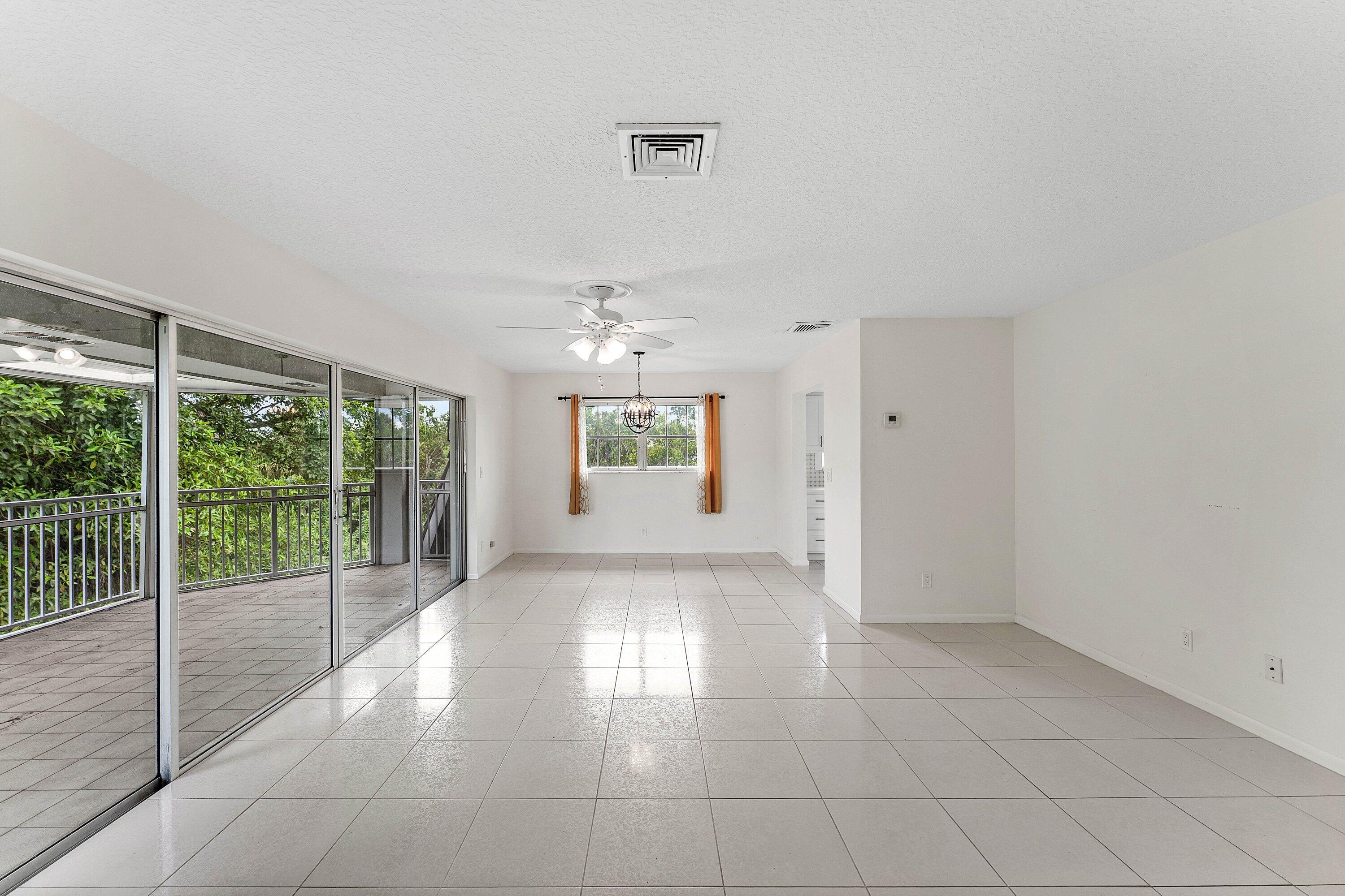 408 PINE TREE #12, Atlantis FL 33462