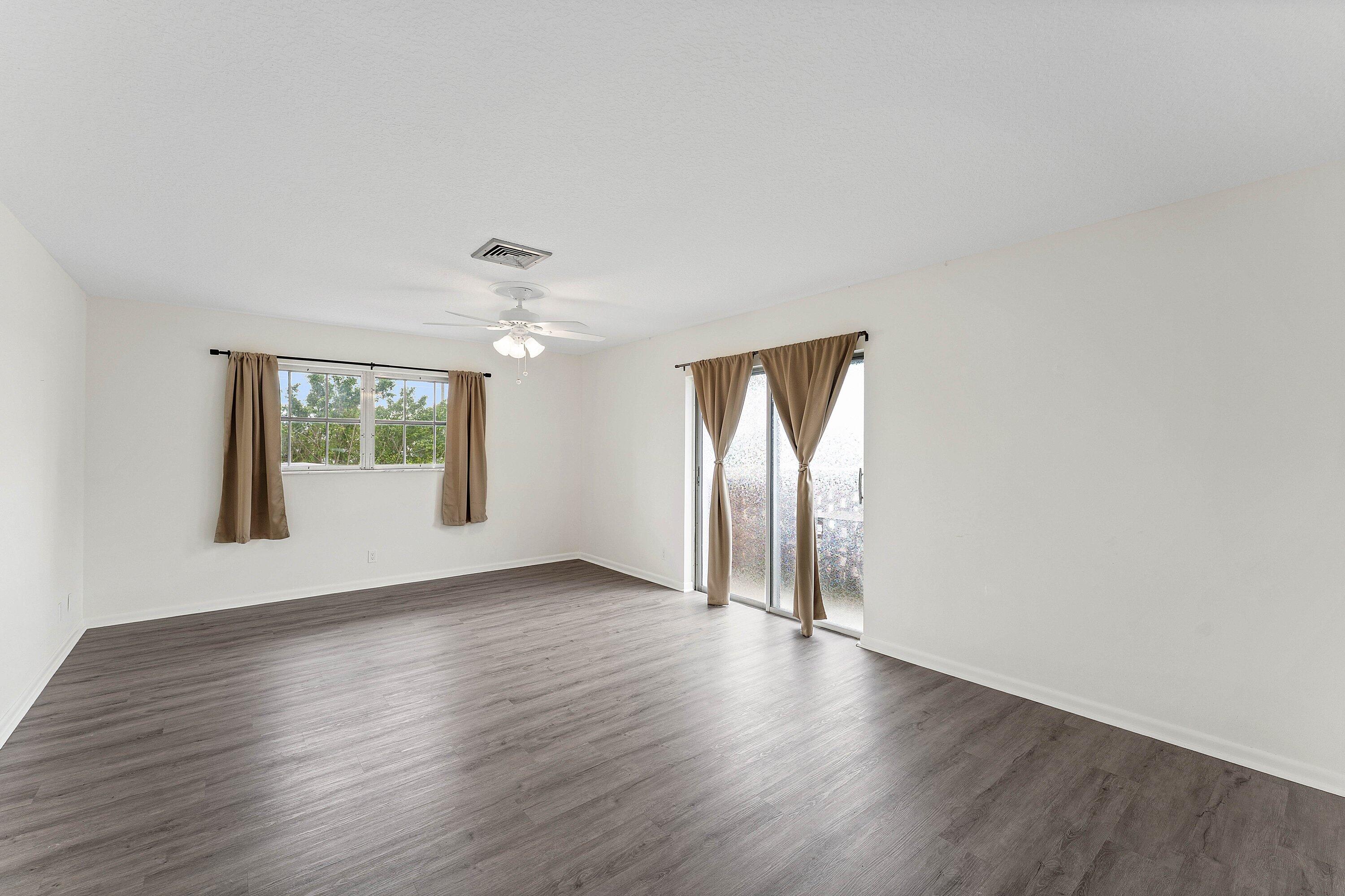 408 PINE TREE #12, Atlantis FL 33462