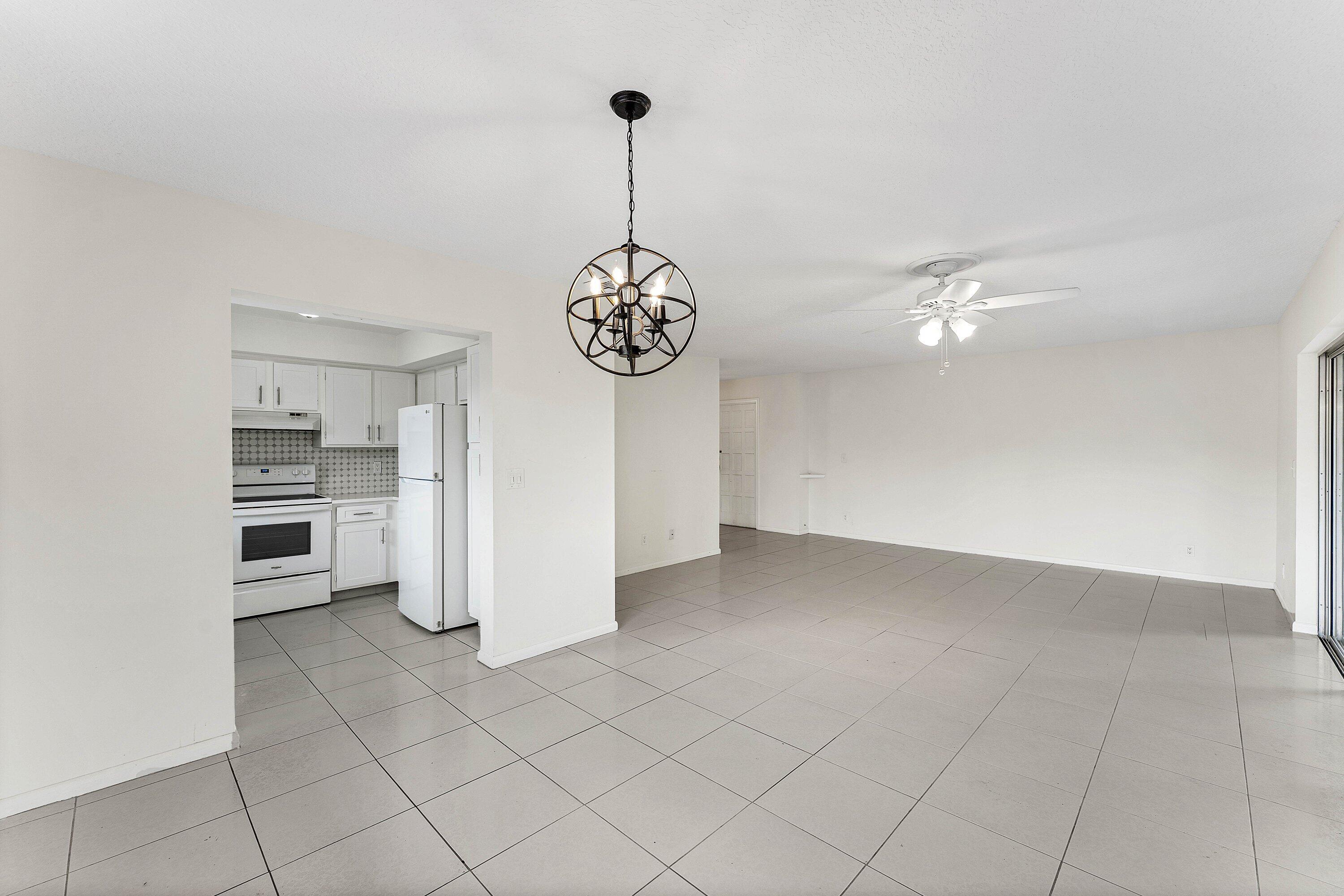 408 PINE TREE #12, Atlantis FL 33462