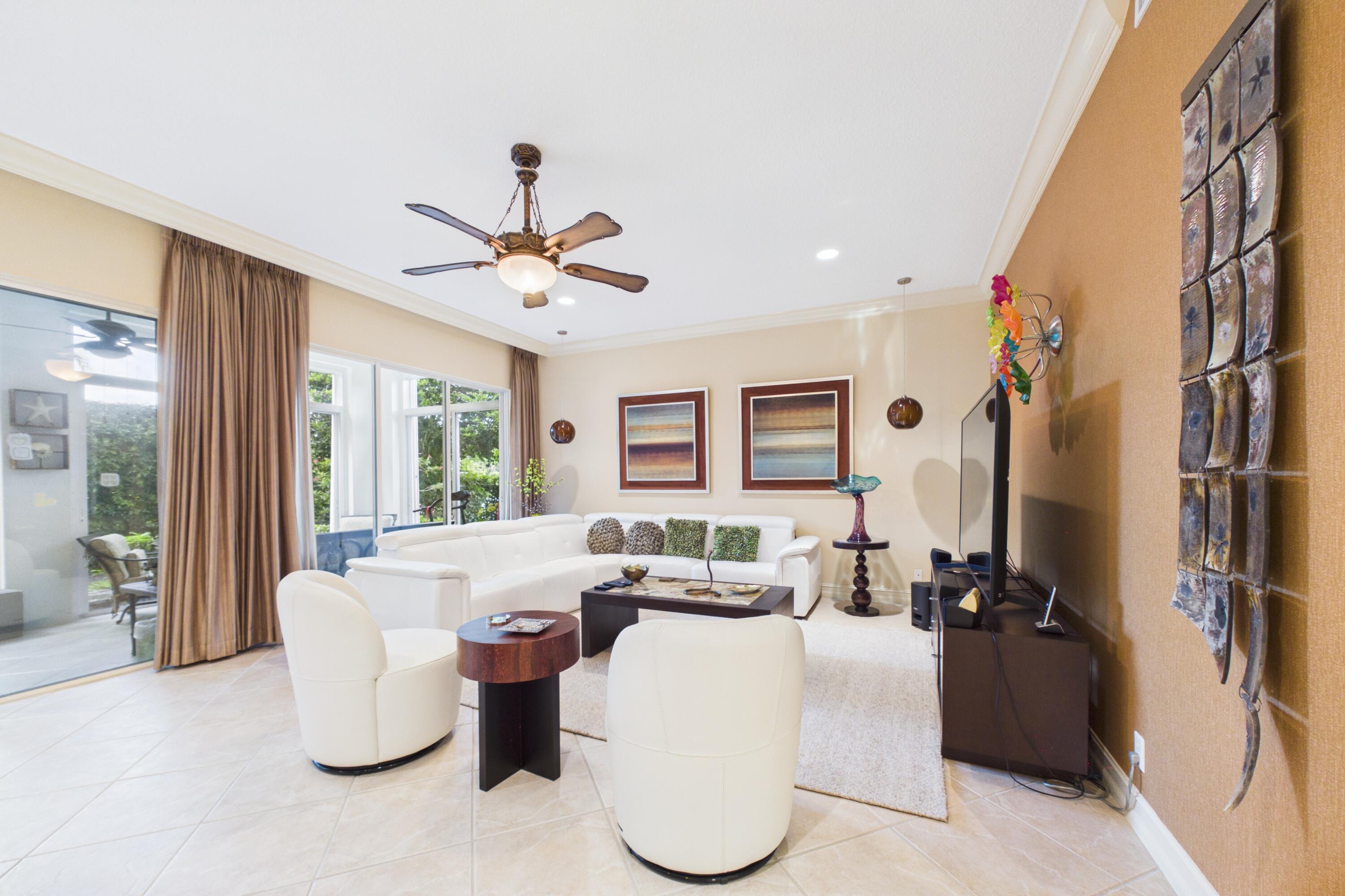 101 Palm Bay #B, Palm Beach Gardens FL 33418