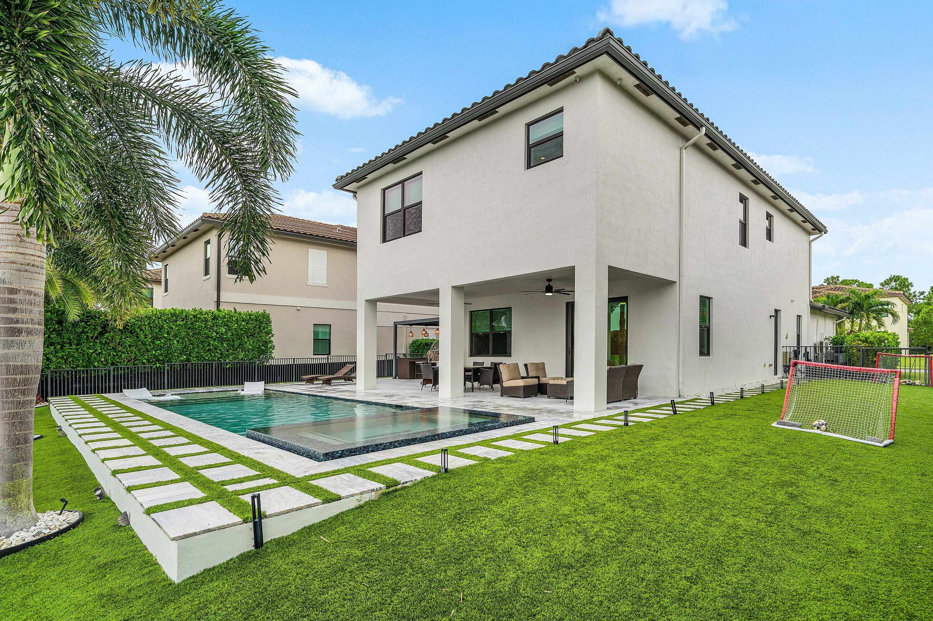 3138 Streng, Royal Palm Beach FL 33411