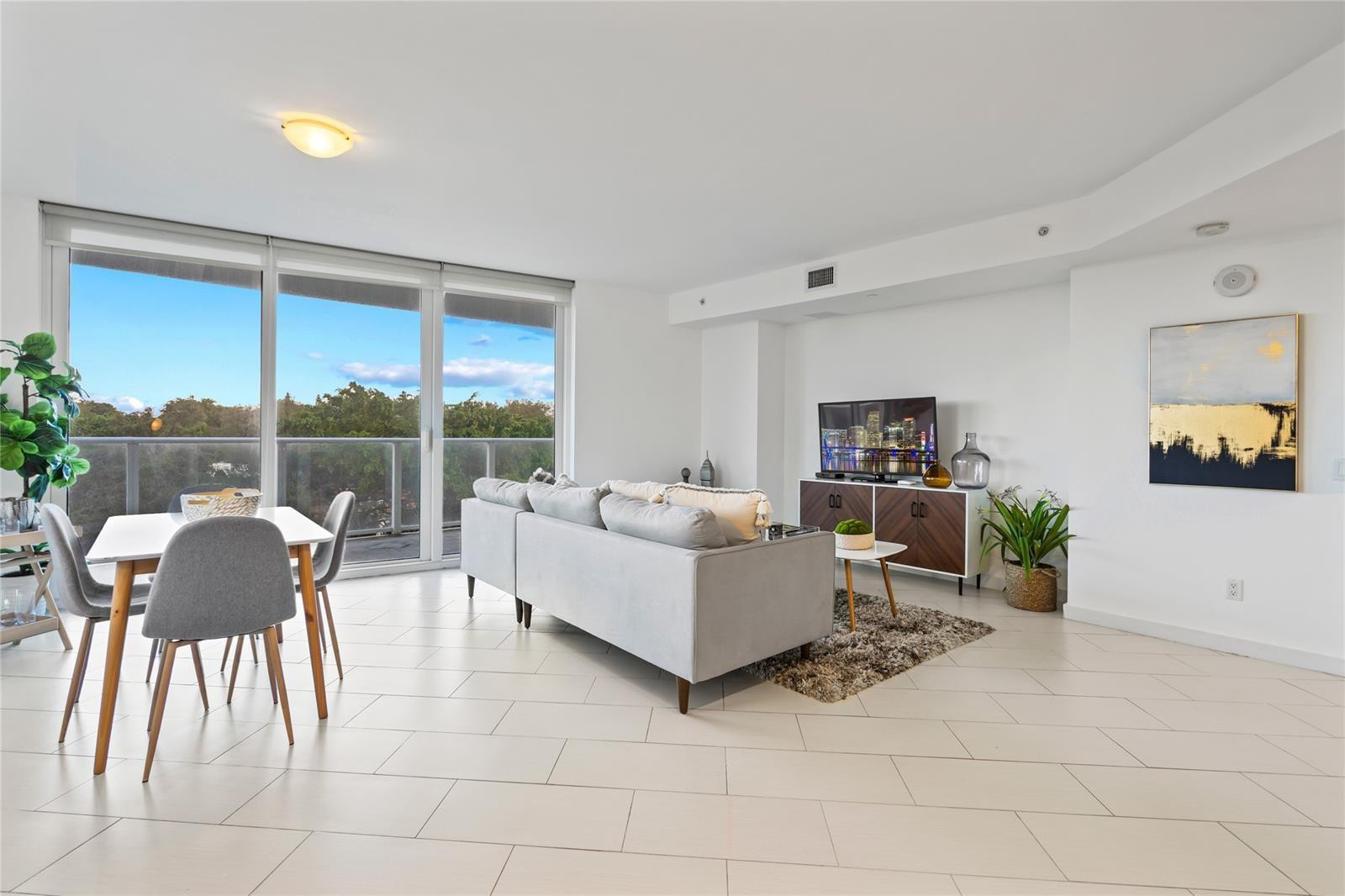 4250 Biscayne #402, Miami FL 33137