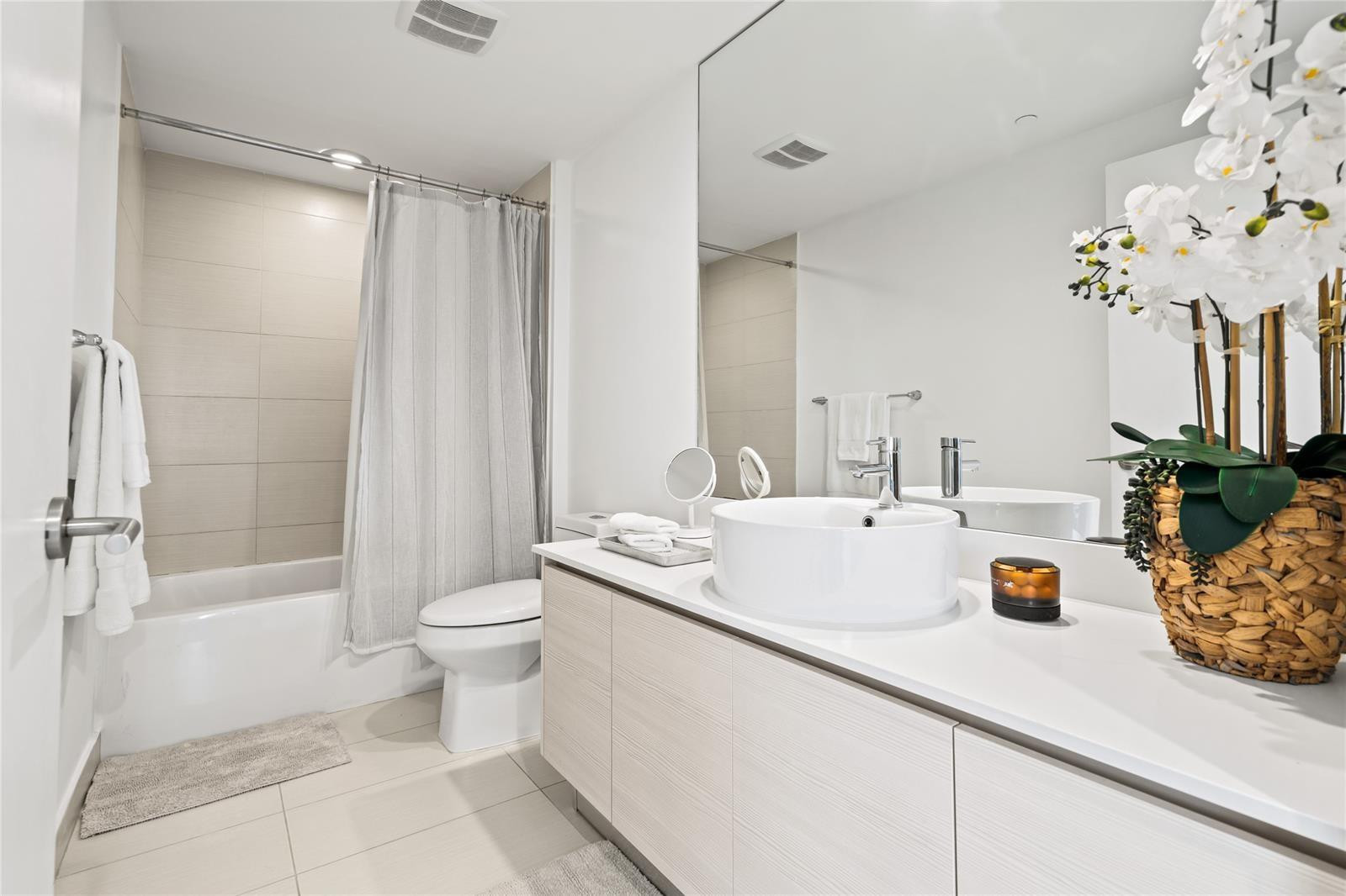 4250 Biscayne #402, Miami FL 33137