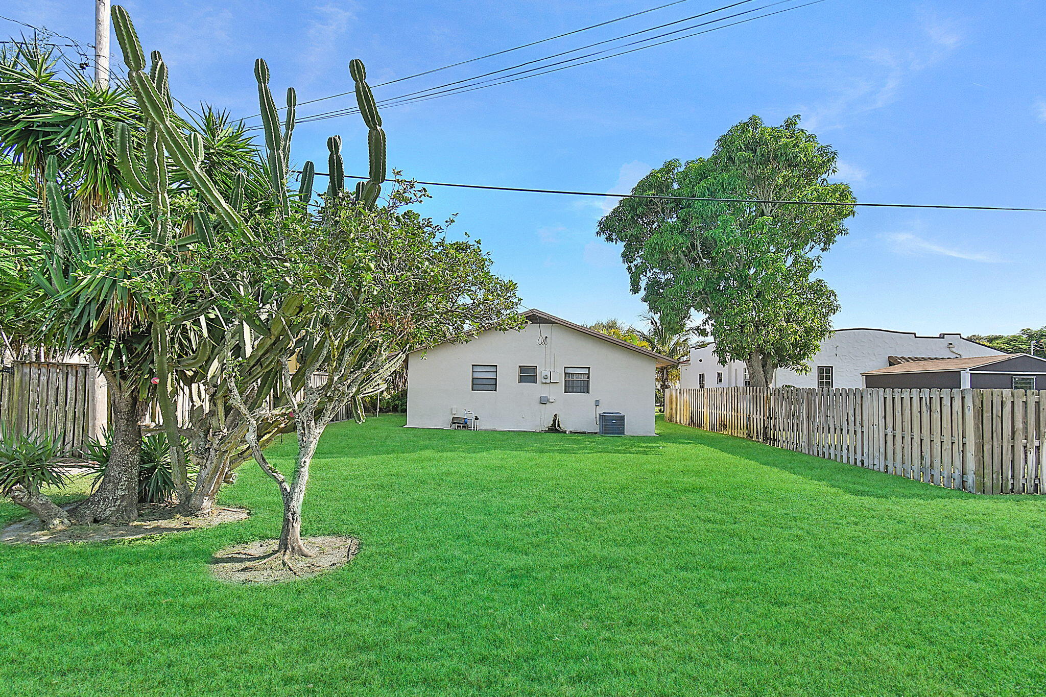 519 EVERGREEN, Lake Park FL 33403