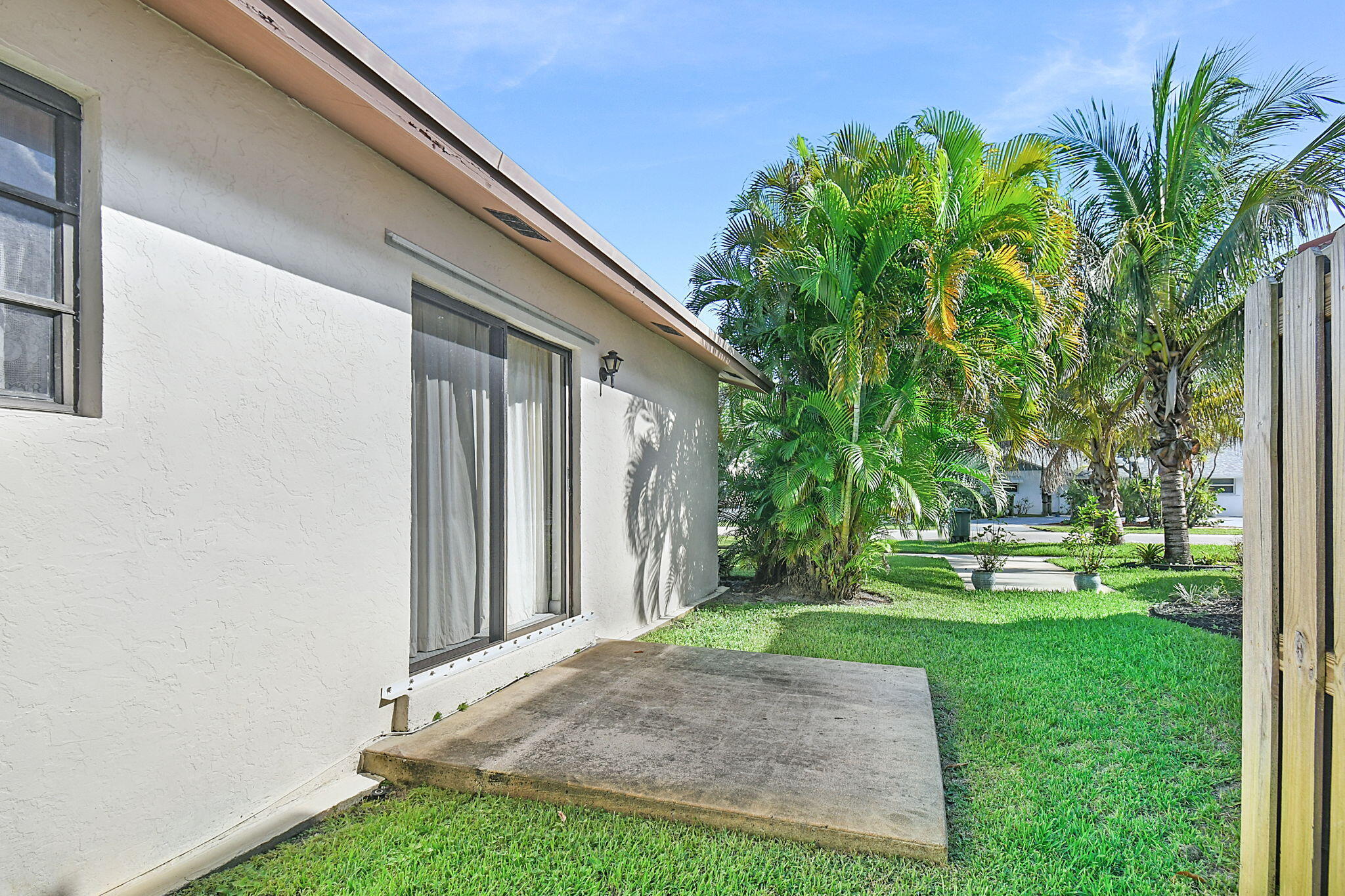 519 EVERGREEN, Lake Park FL 33403