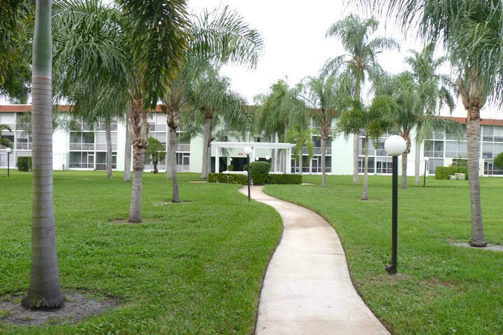 3300 Springdale #301, Palm Springs FL 33461