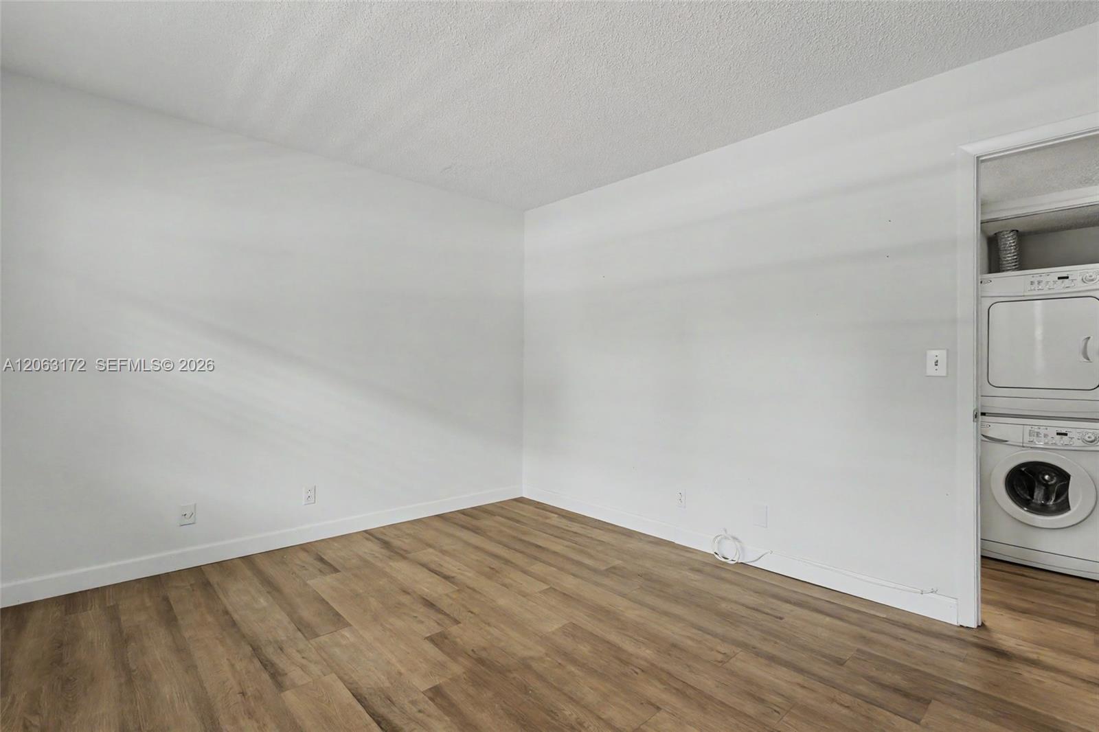 414 SE 10TH #103, Dania Beach FL 33004