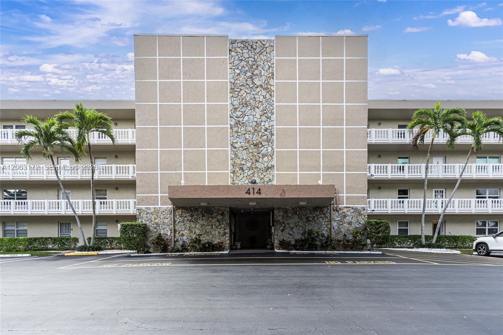 414 SE 10TH #103, Dania Beach FL 33004