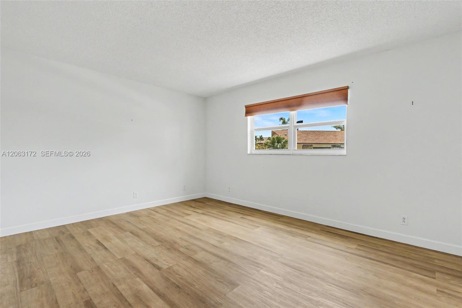 414 SE 10TH #103, Dania Beach FL 33004