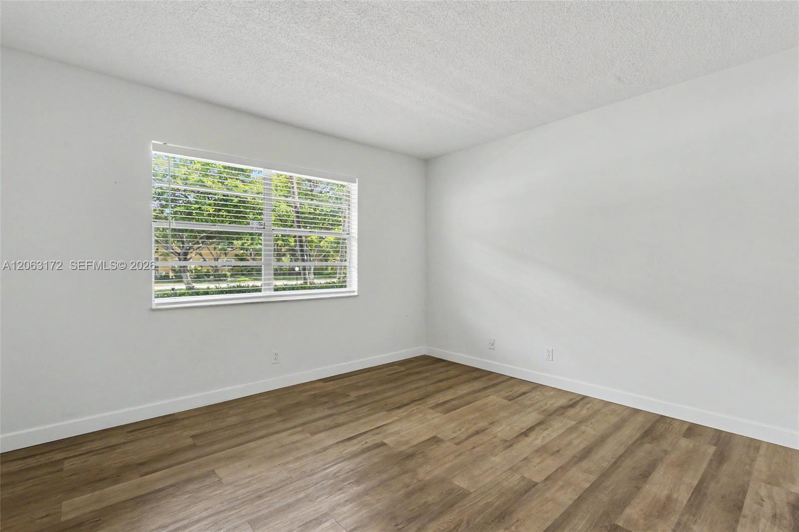 414 SE 10TH #103, Dania Beach FL 33004