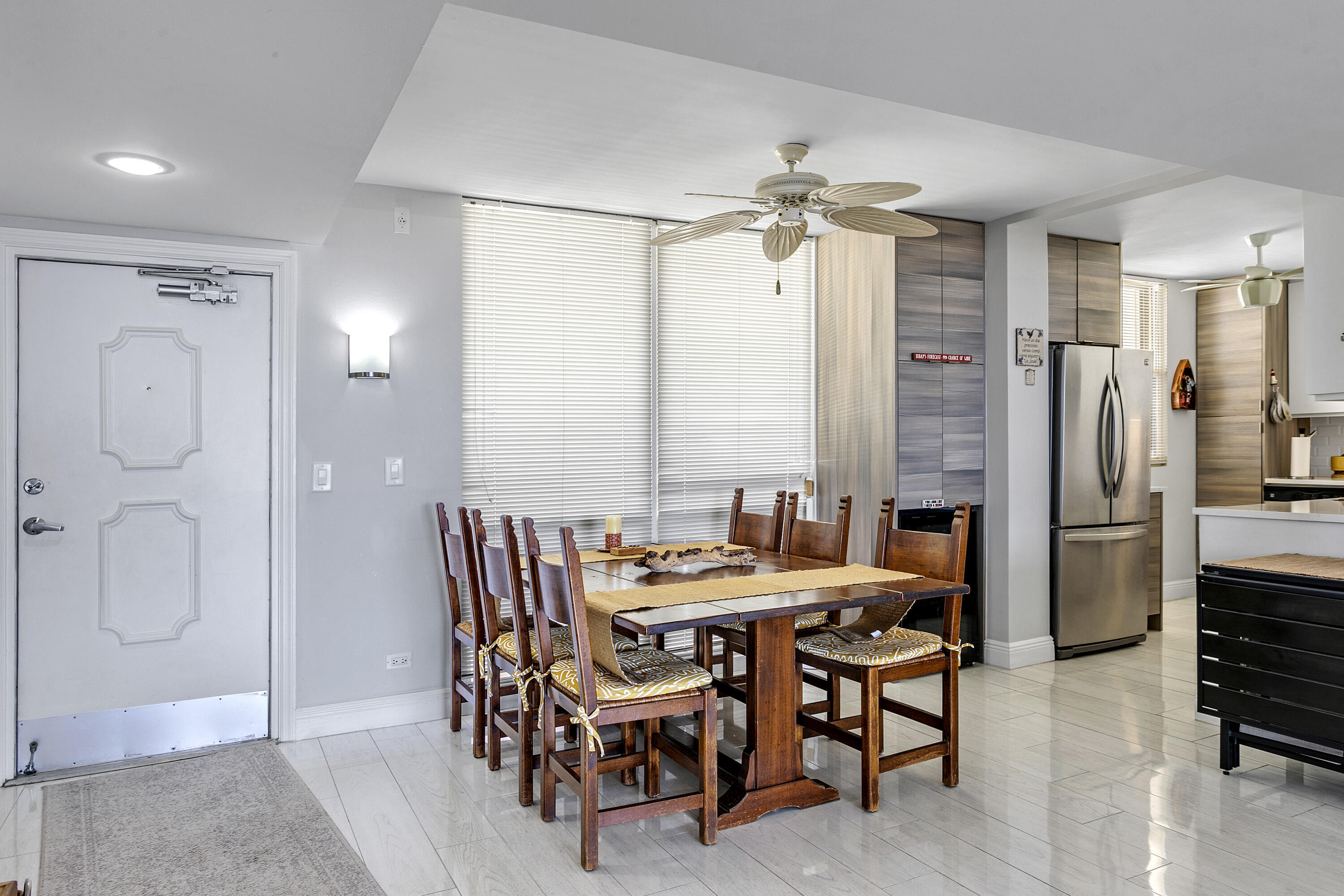132 LAKESHORE #220, North Palm Beach FL 33408