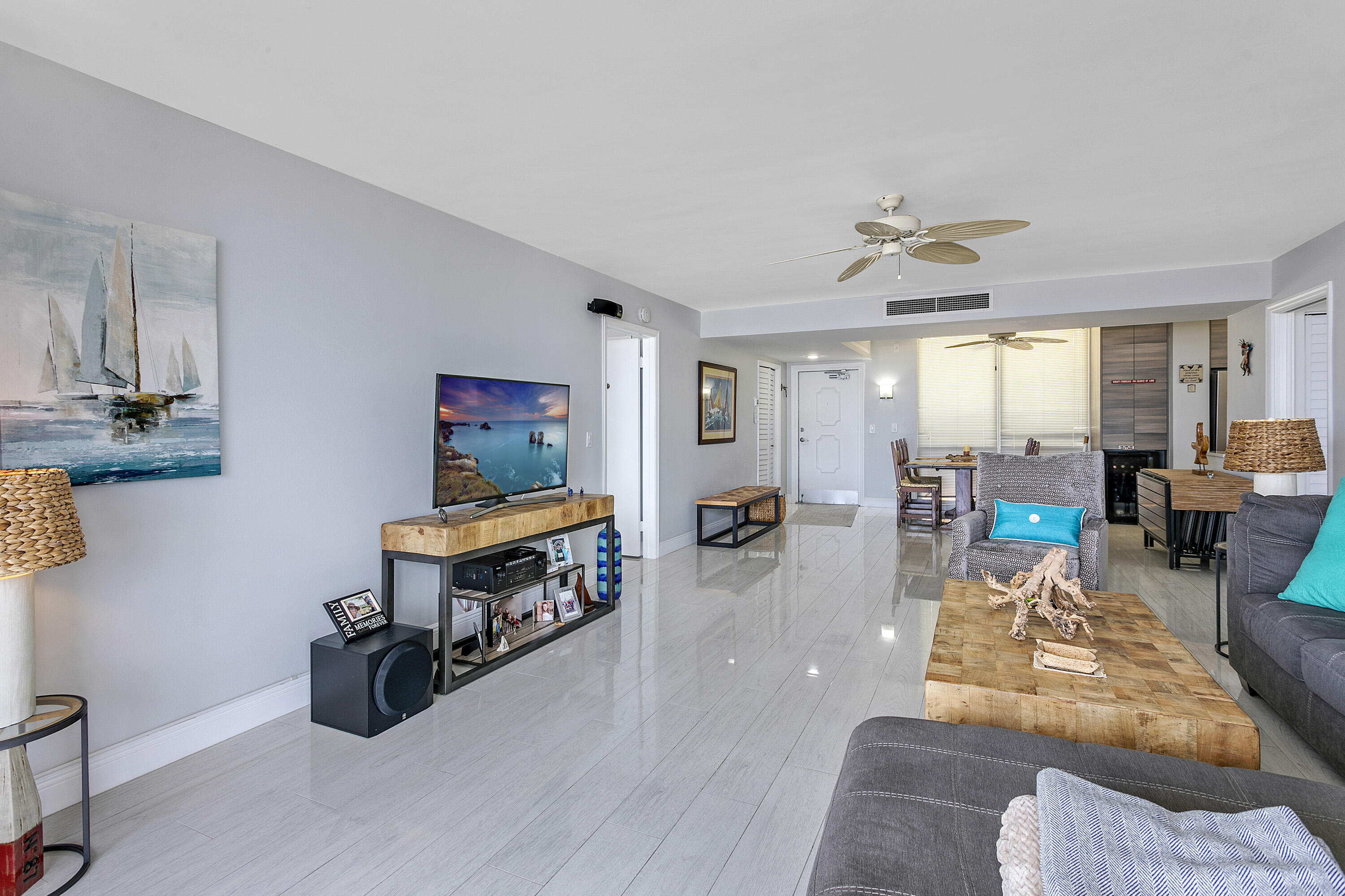132 LAKESHORE #220, North Palm Beach FL 33408