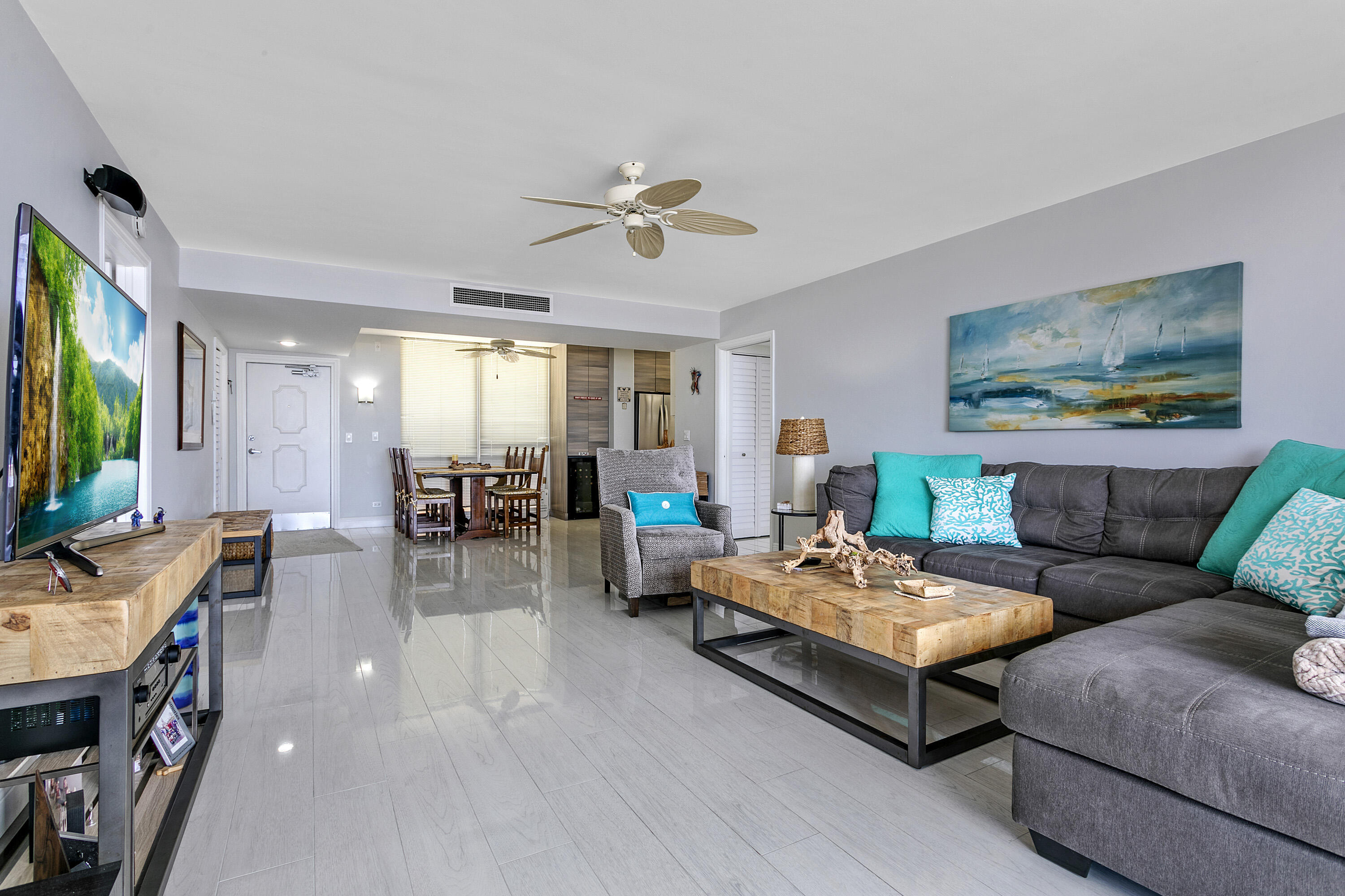 132 LAKESHORE #220, North Palm Beach FL 33408