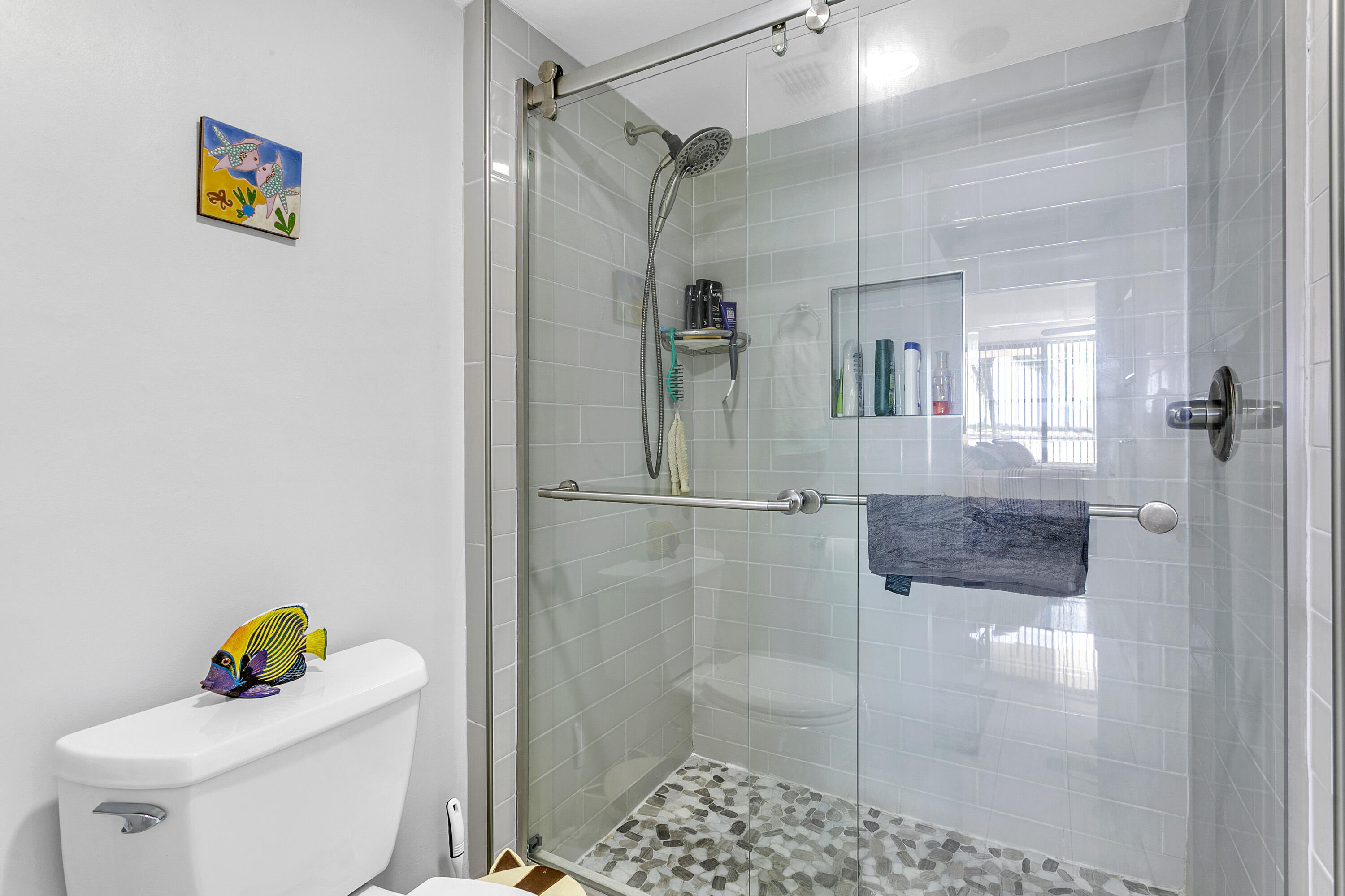 132 LAKESHORE #220, North Palm Beach FL 33408