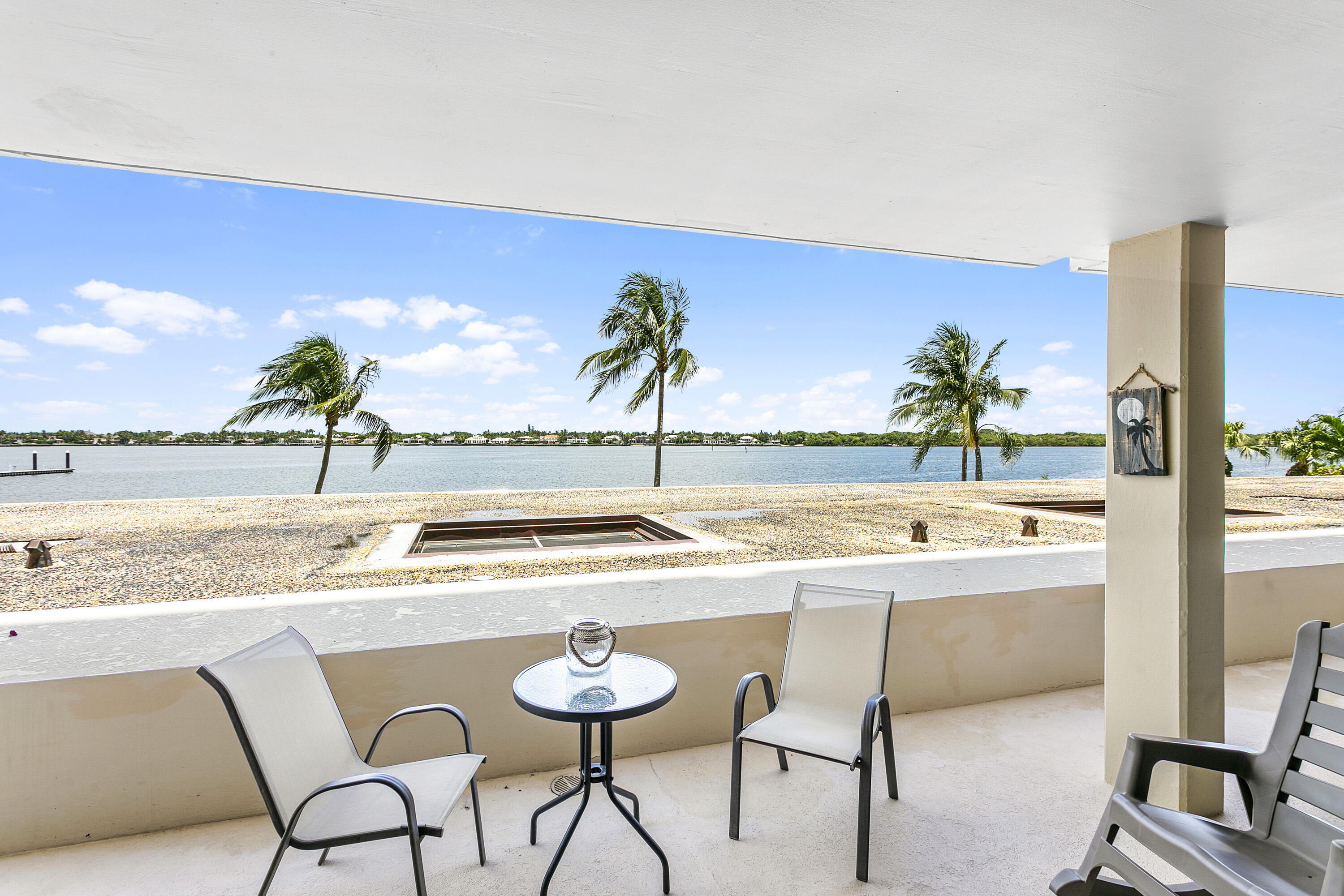 132 LAKESHORE #220, North Palm Beach FL 33408